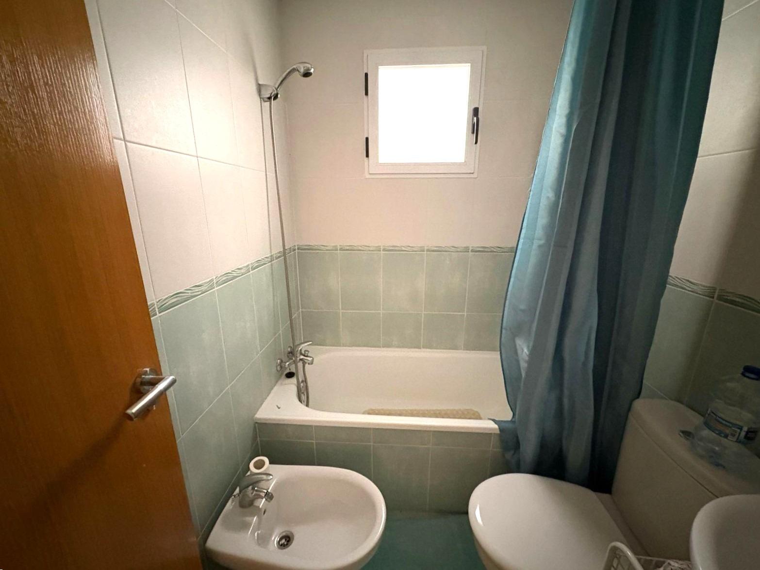 For sale - 2 Bedroom 1 Bathroom Apartment in Torrevieja - Centro  - Alicante