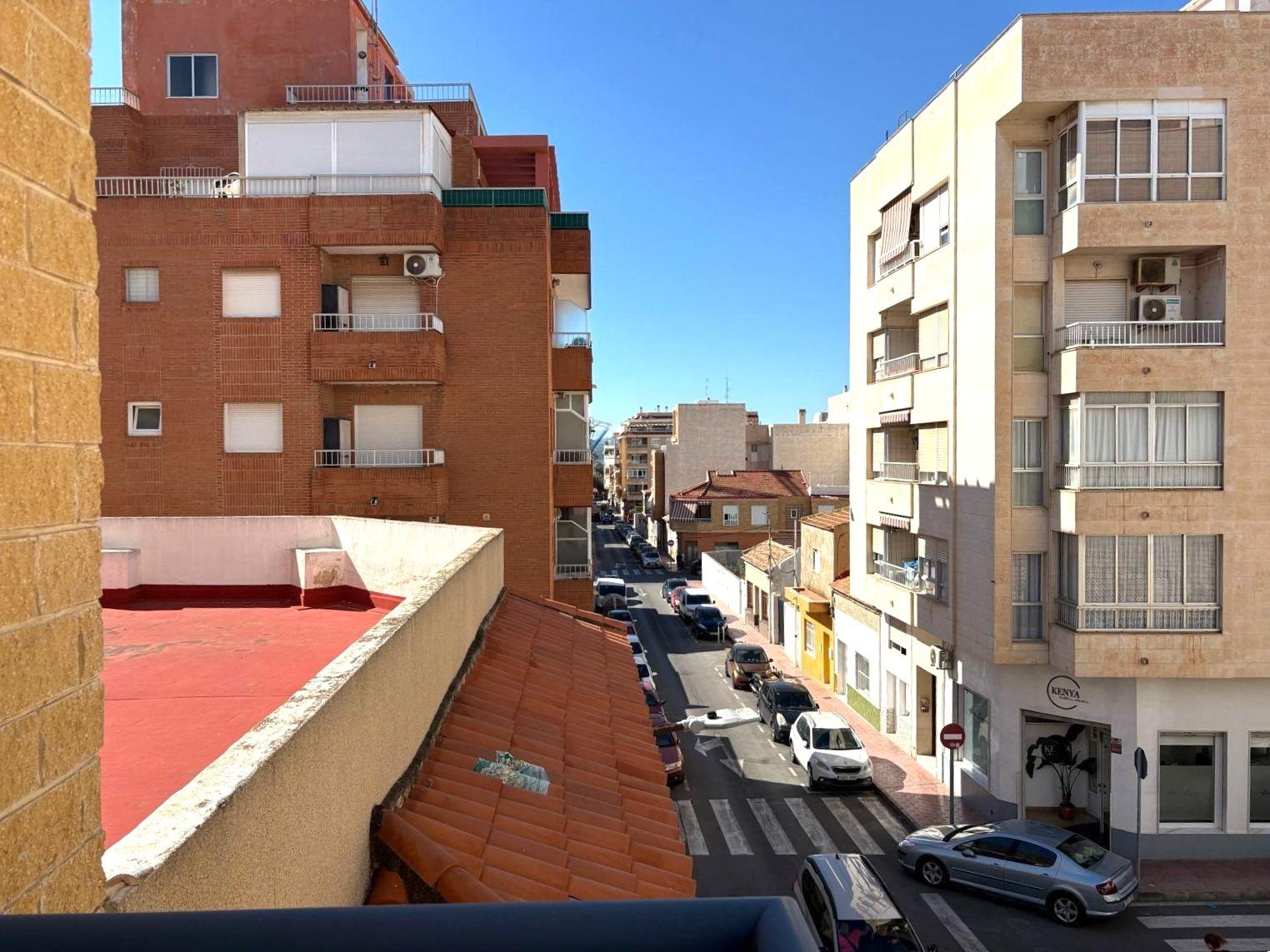 For sale - 2 Bedroom 1 Bathroom Apartment in Torrevieja - Centro  - Alicante