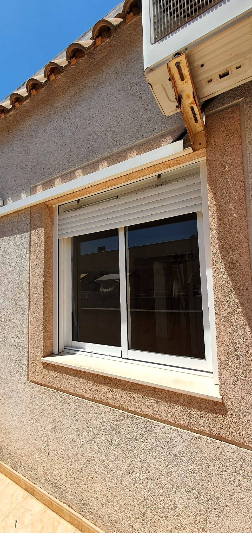 For sale - 2 Bedroom 1 Bathroom Penthouse in Torrevieja - Playa De Los Locos  - Alicante