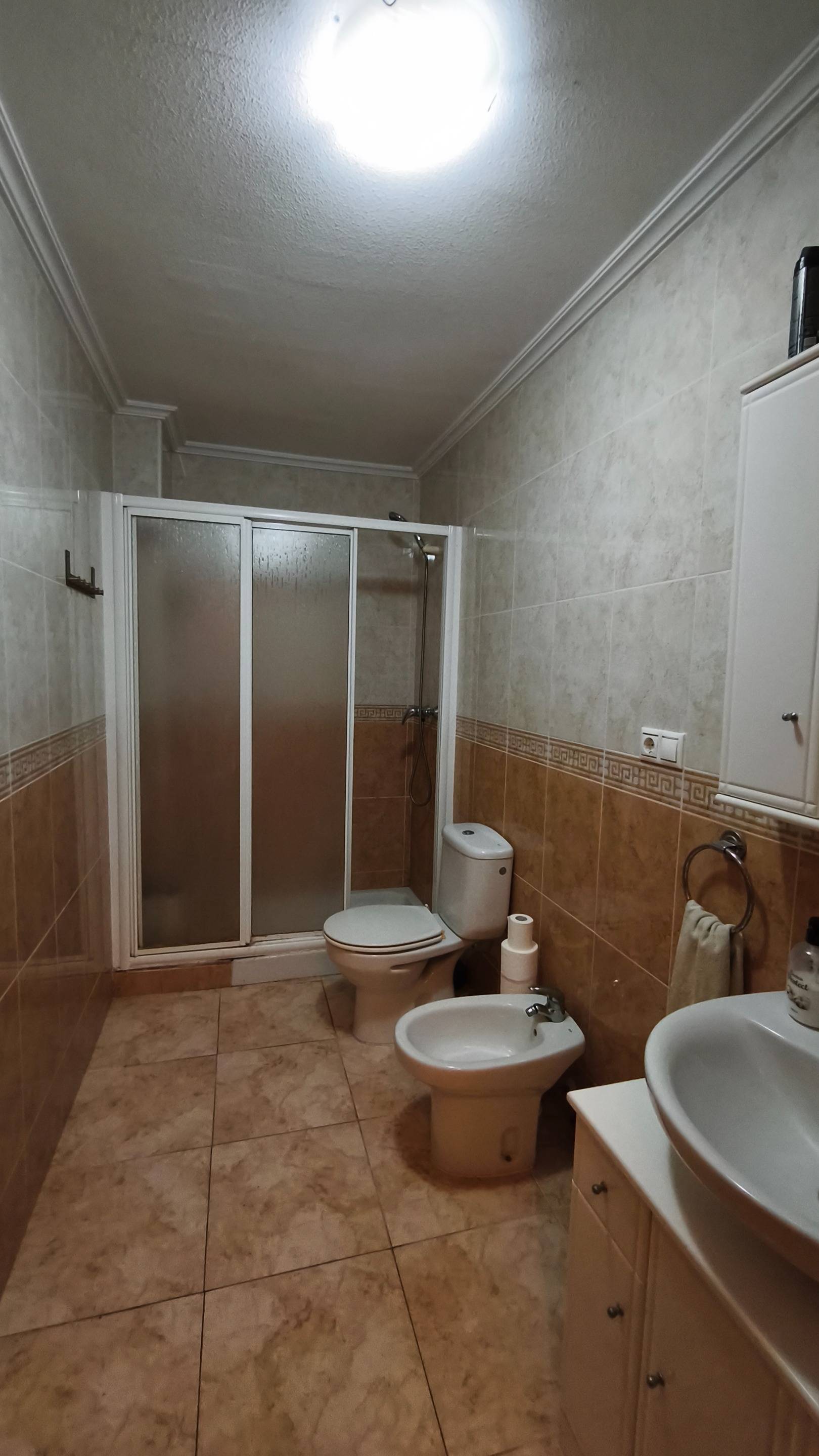 For sale - 4 Bedroom 2 Bathroom Apartment in Torrevieja - Estacion De Autobuses  - Alicante