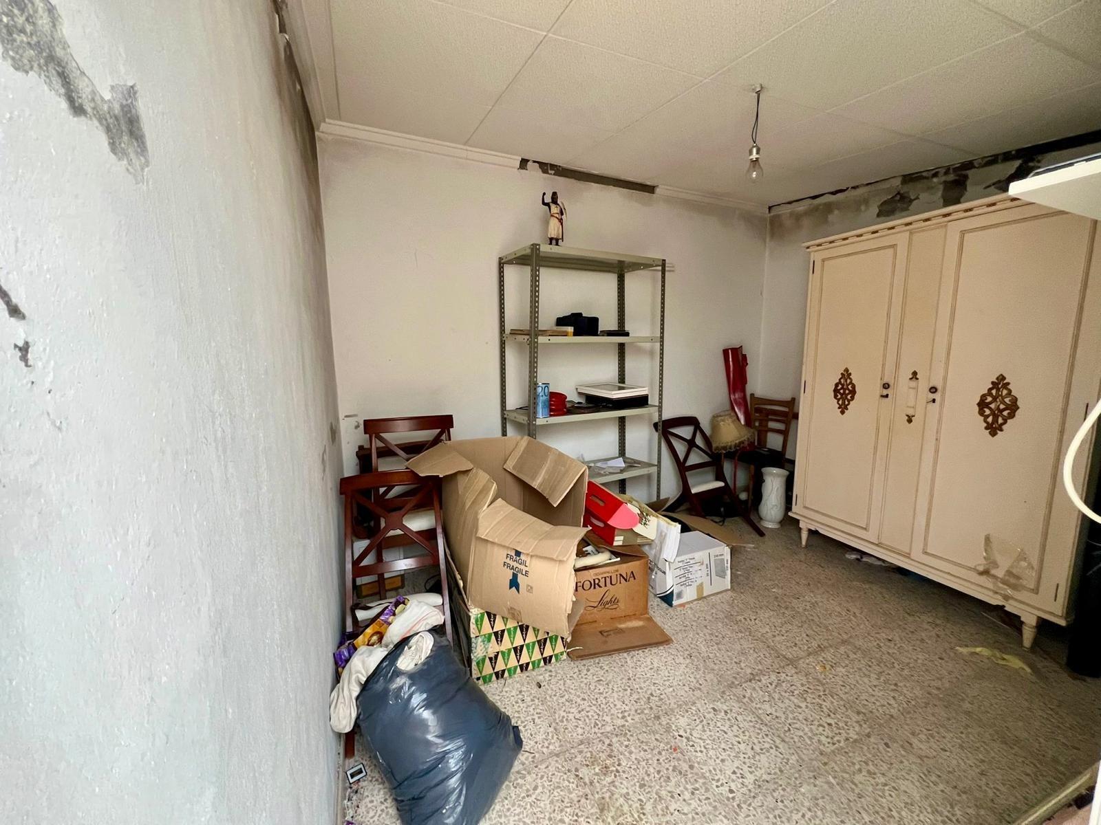 For sale - 4 Bedroom 2 Bathroom Apartment in Torrevieja - Centro  - Alicante