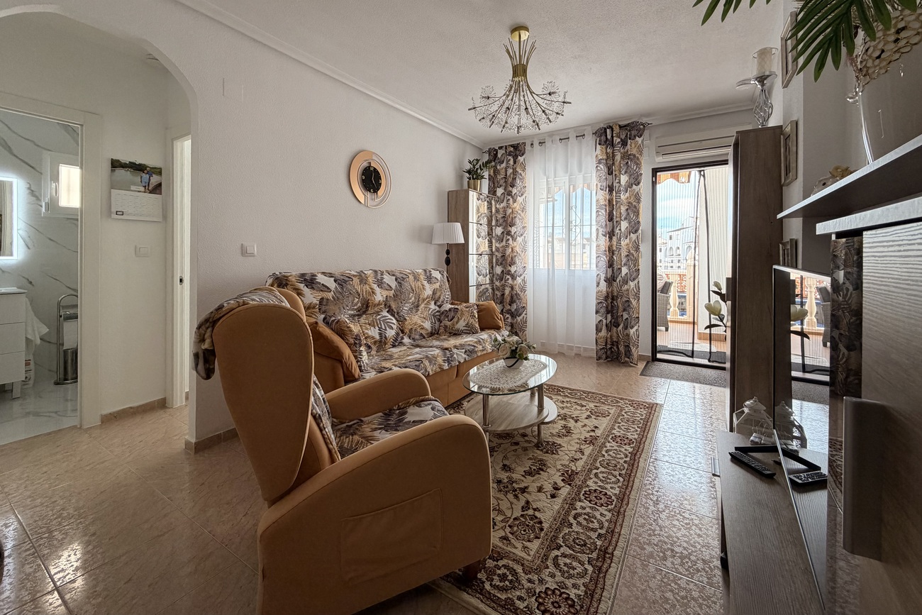 For sale - 2 Bedroom 1 Bathroom Apartment in Torrevieja - Urb. Calas Blancas III  - Alicante