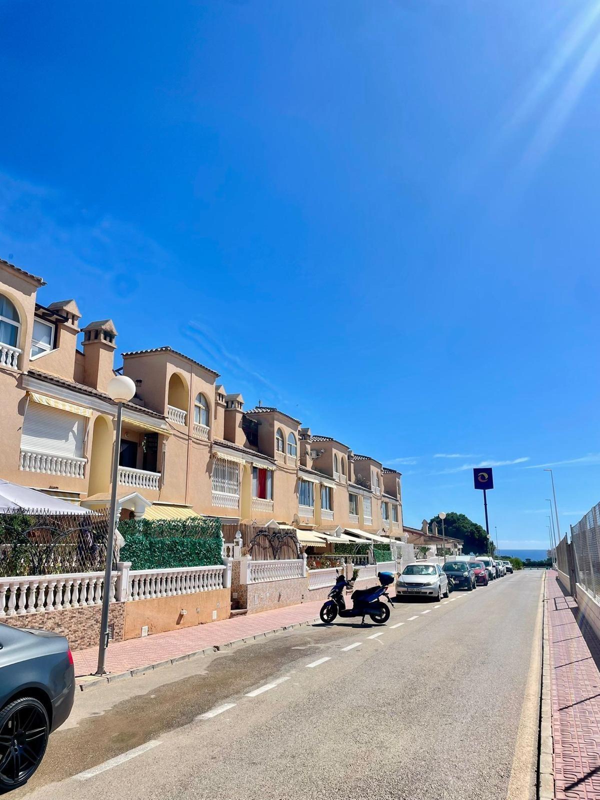 For sale - 2 Bedroom 1 Bathroom Penthouse in Torrevieja - Punta Prima  - Alicante