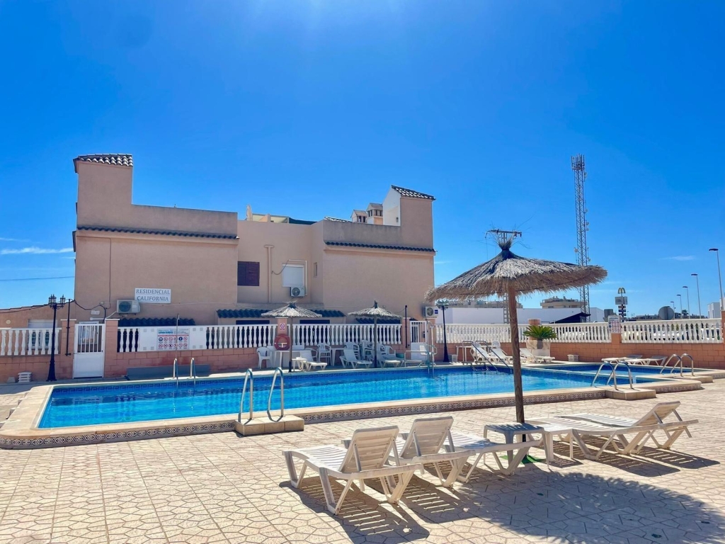 2 Bedroom 1 Bathroom Penthouse in Punta Prima 