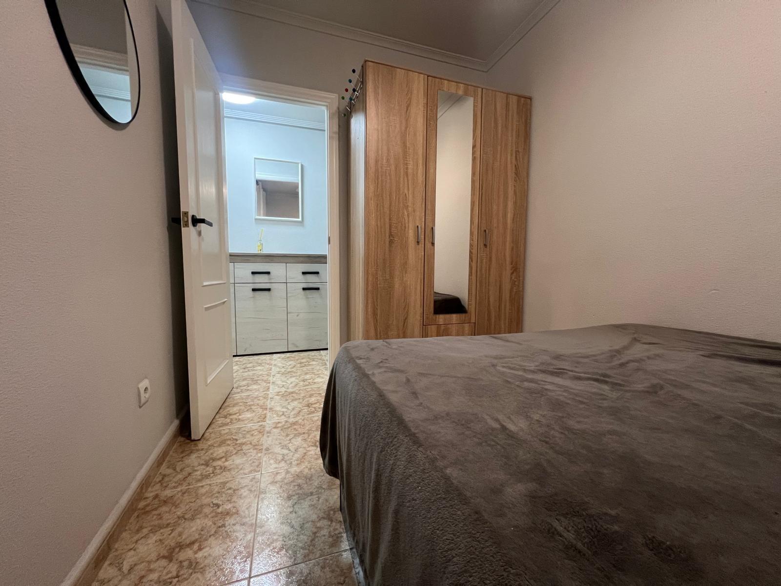 For sale - 2 Bedroom 1 Bathroom Apartment in Torrevieja - Centro  - Alicante