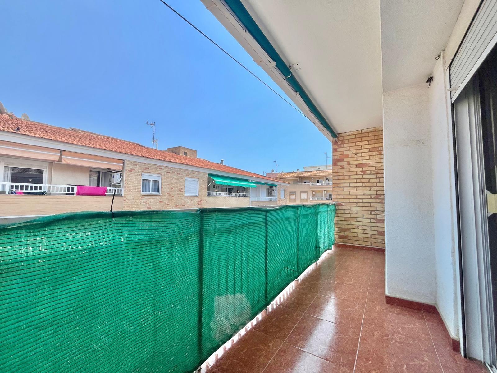 For sale - 3 Bedroom 1 Bathroom Apartment in Torrevieja - Estacion De Autobuses  - Alicante