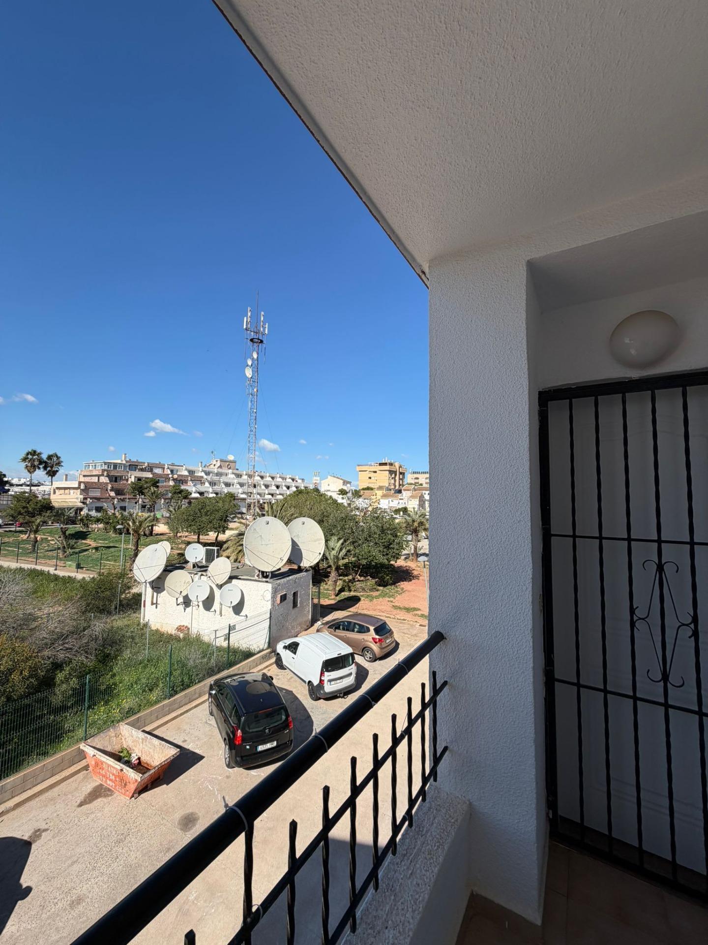 For sale - 2 Bedroom 1 Bathroom Apartment in Torrevieja - Punta Prima  - Alicante