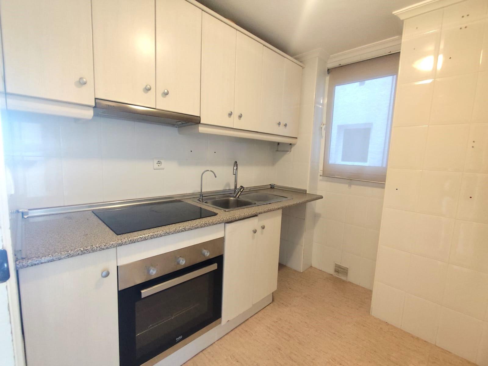 For sale - 2 Bedroom 1 Bathroom Apartment in Torrevieja - Centro  - Alicante