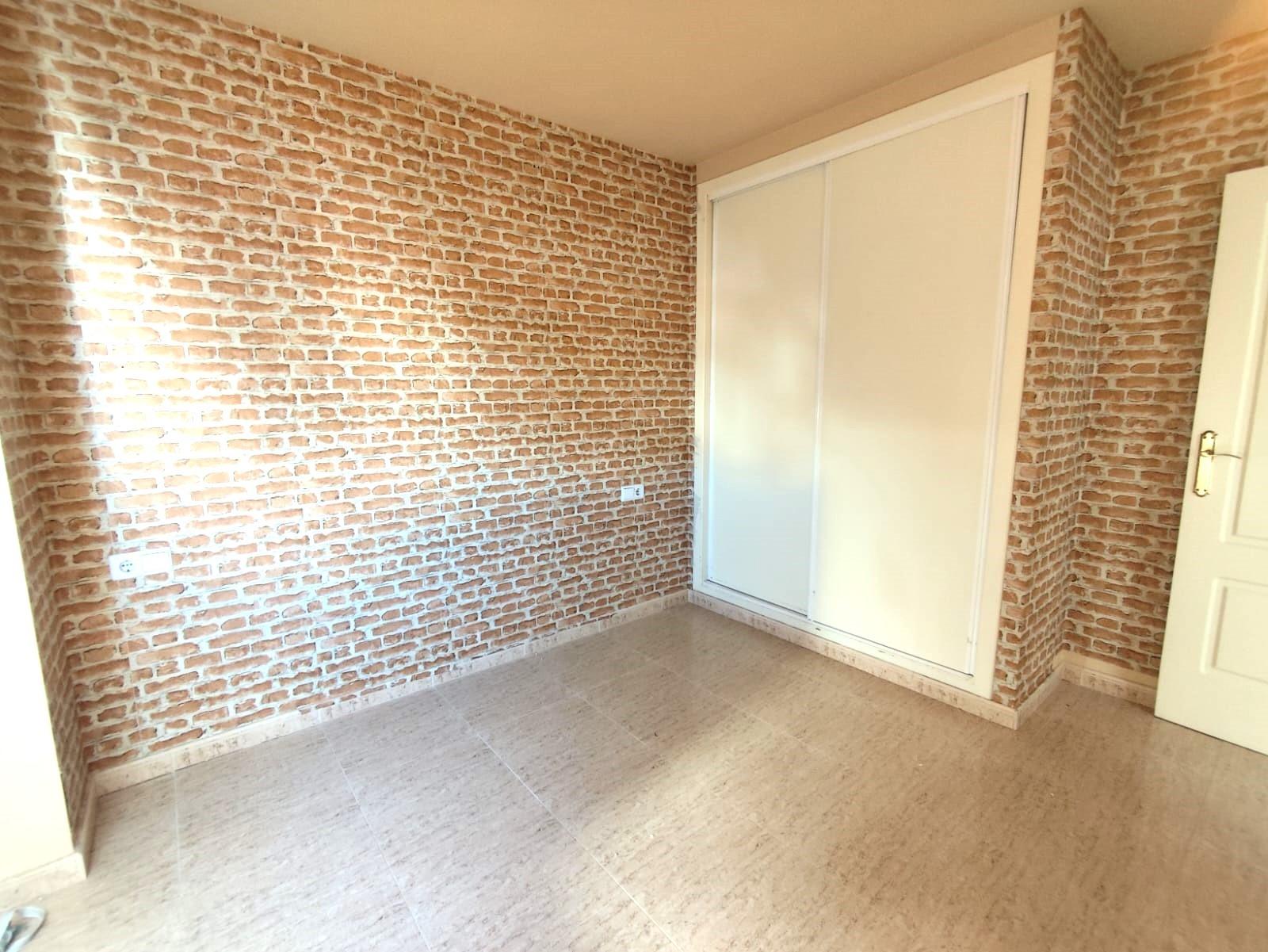 For sale - 2 Bedroom 1 Bathroom Apartment in Torrevieja - Centro  - Alicante