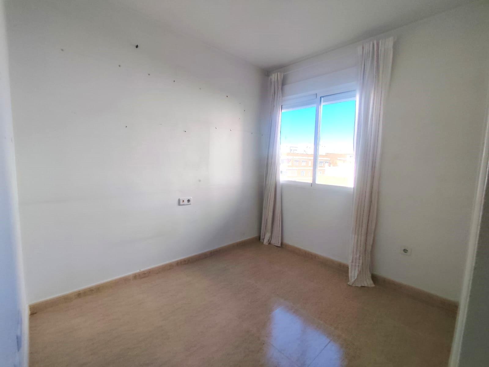 For sale - 2 Bedroom 1 Bathroom Apartment in Torrevieja - Centro  - Alicante