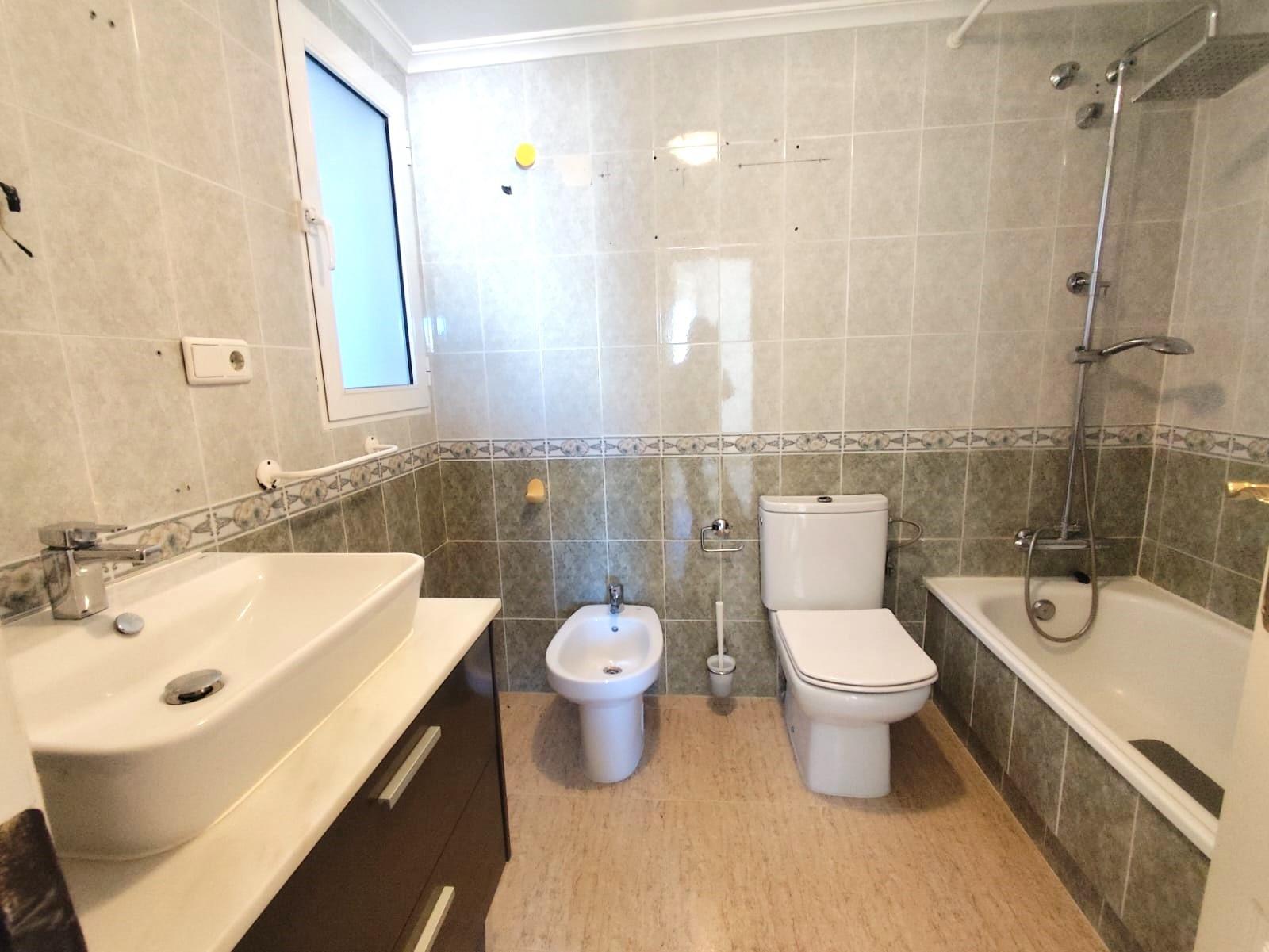 For sale - 2 Bedroom 1 Bathroom Apartment in Torrevieja - Centro  - Alicante