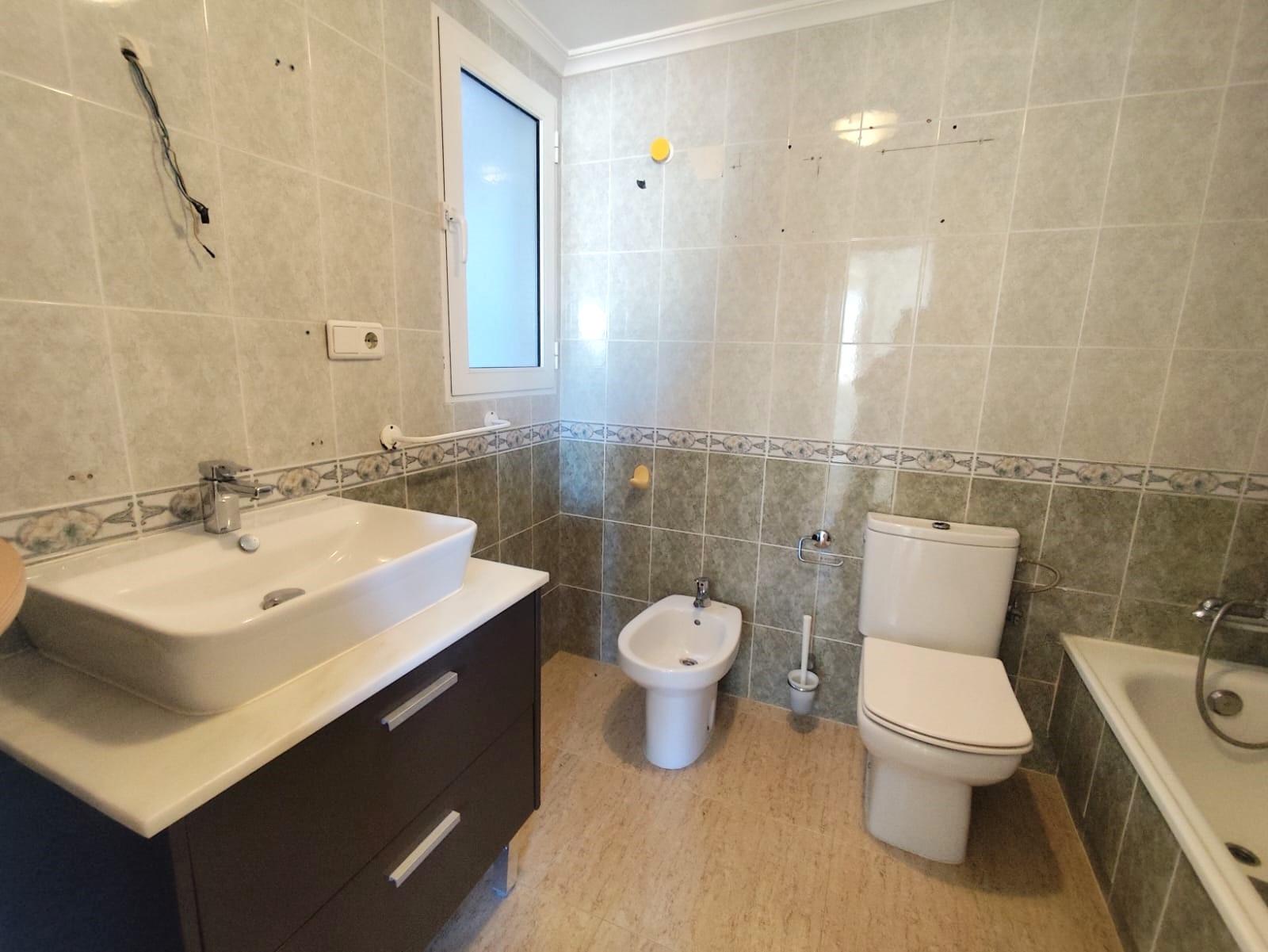 For sale - 2 Bedroom 1 Bathroom Apartment in Torrevieja - Centro  - Alicante