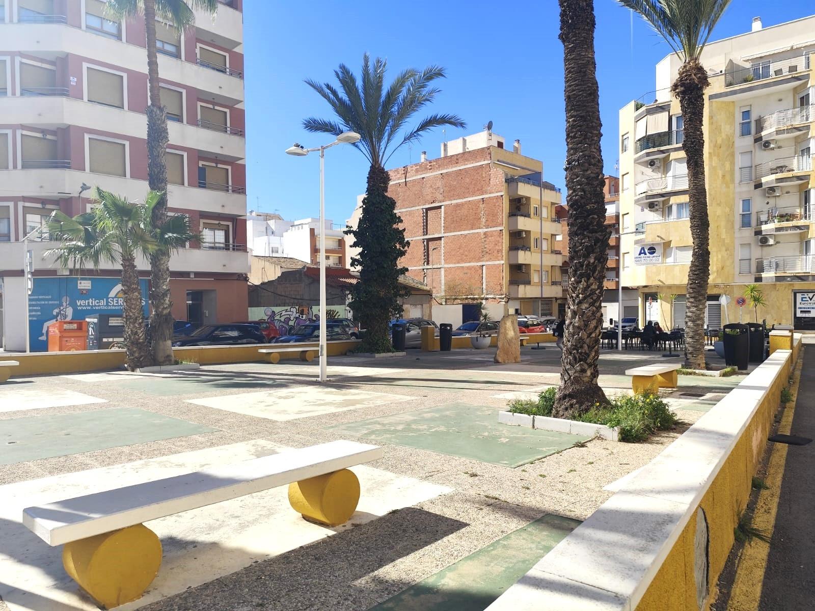 For sale - 2 Bedroom 1 Bathroom Apartment in Torrevieja - Centro  - Alicante