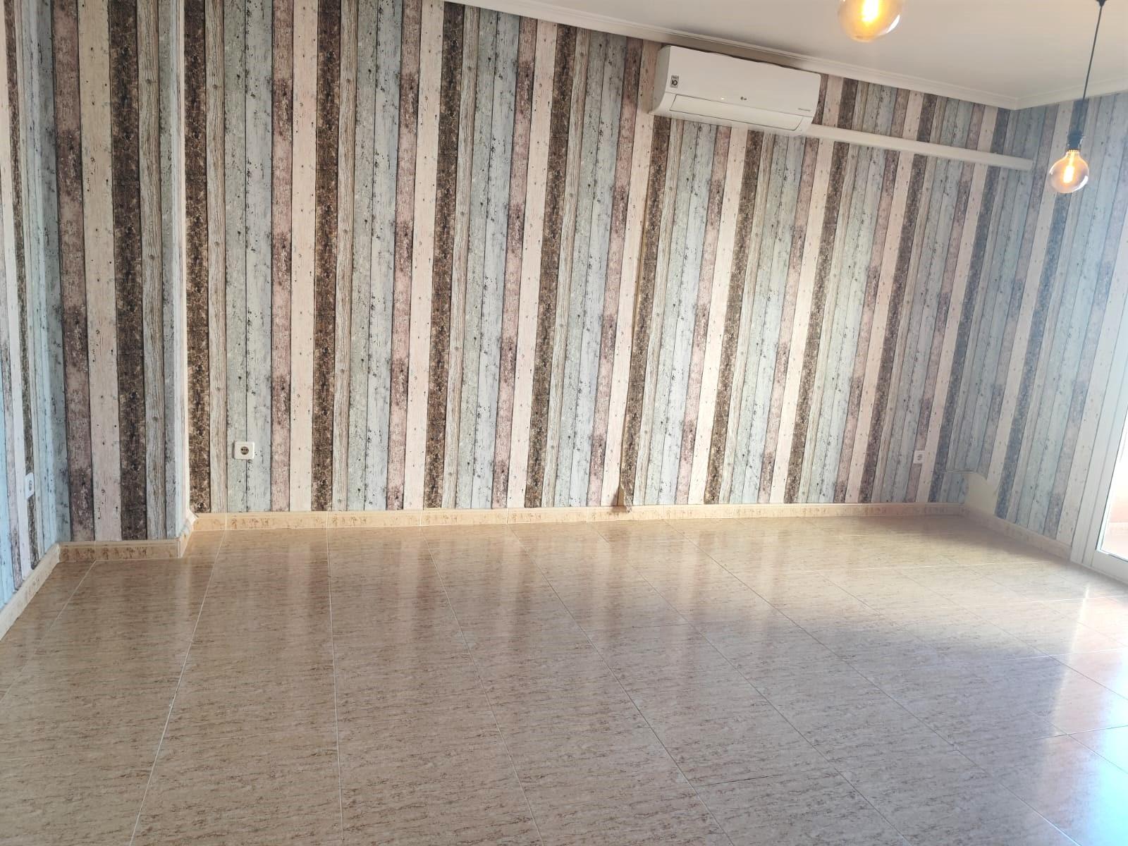 For sale - 2 Bedroom 1 Bathroom Apartment in Torrevieja - Centro  - Alicante