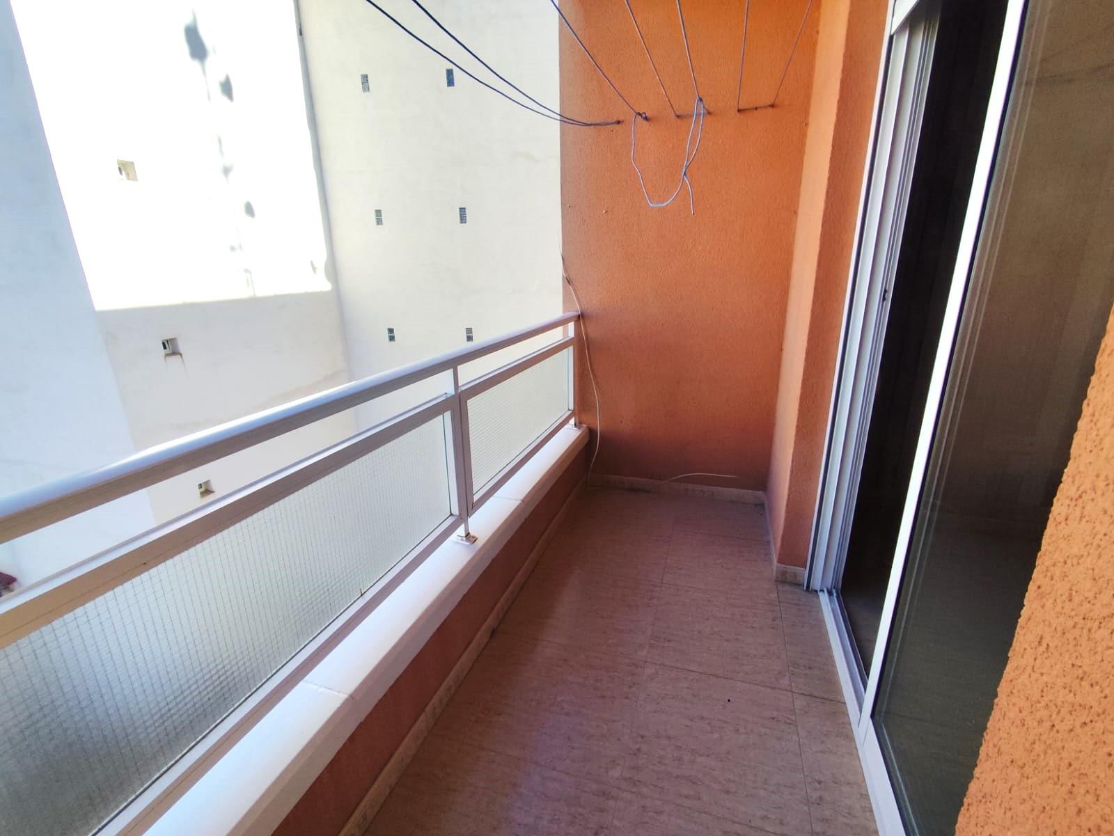 For sale - 2 Bedroom 1 Bathroom Apartment in Torrevieja - Centro  - Alicante
