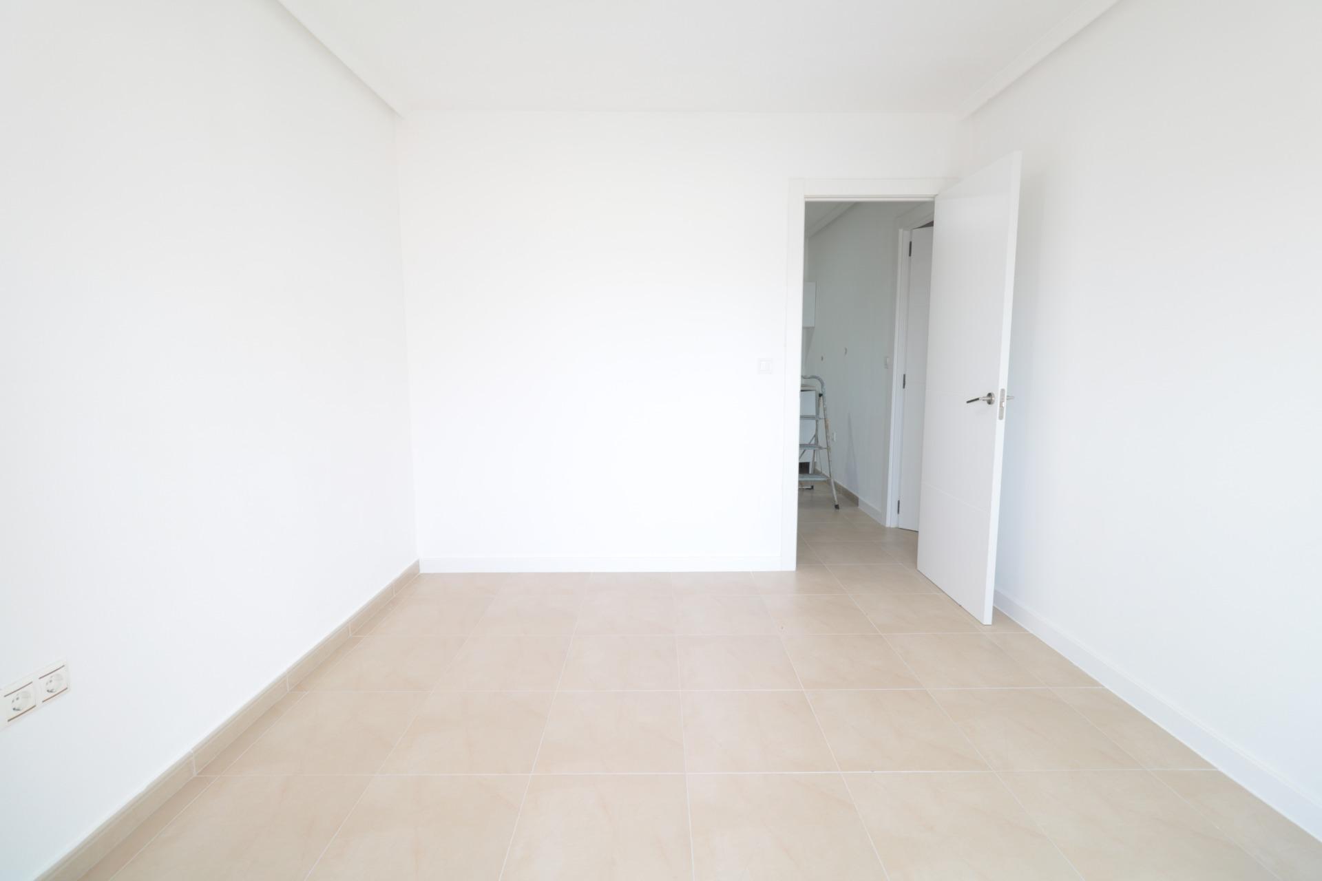 For sale - 4 Bedroom 2 Bathroom Apartment in Torrevieja - Acequion  - Alicante