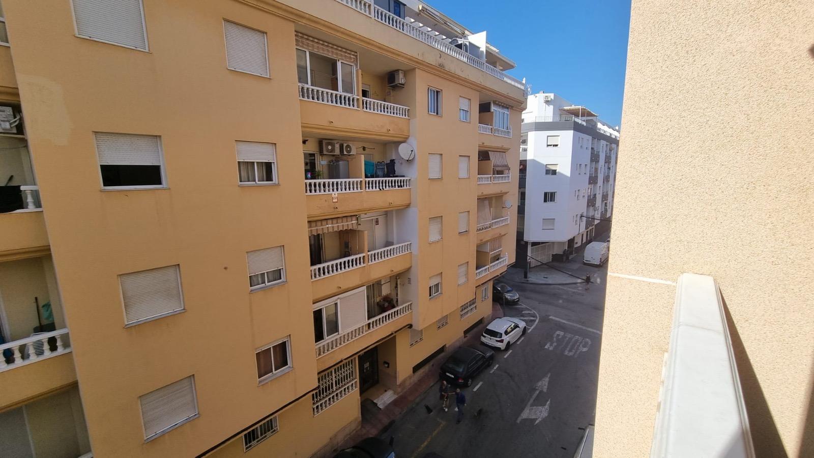 For sale - 2 Bedroom 1 Bathroom Apartment in Torrevieja - Torrevieja  - Alicante