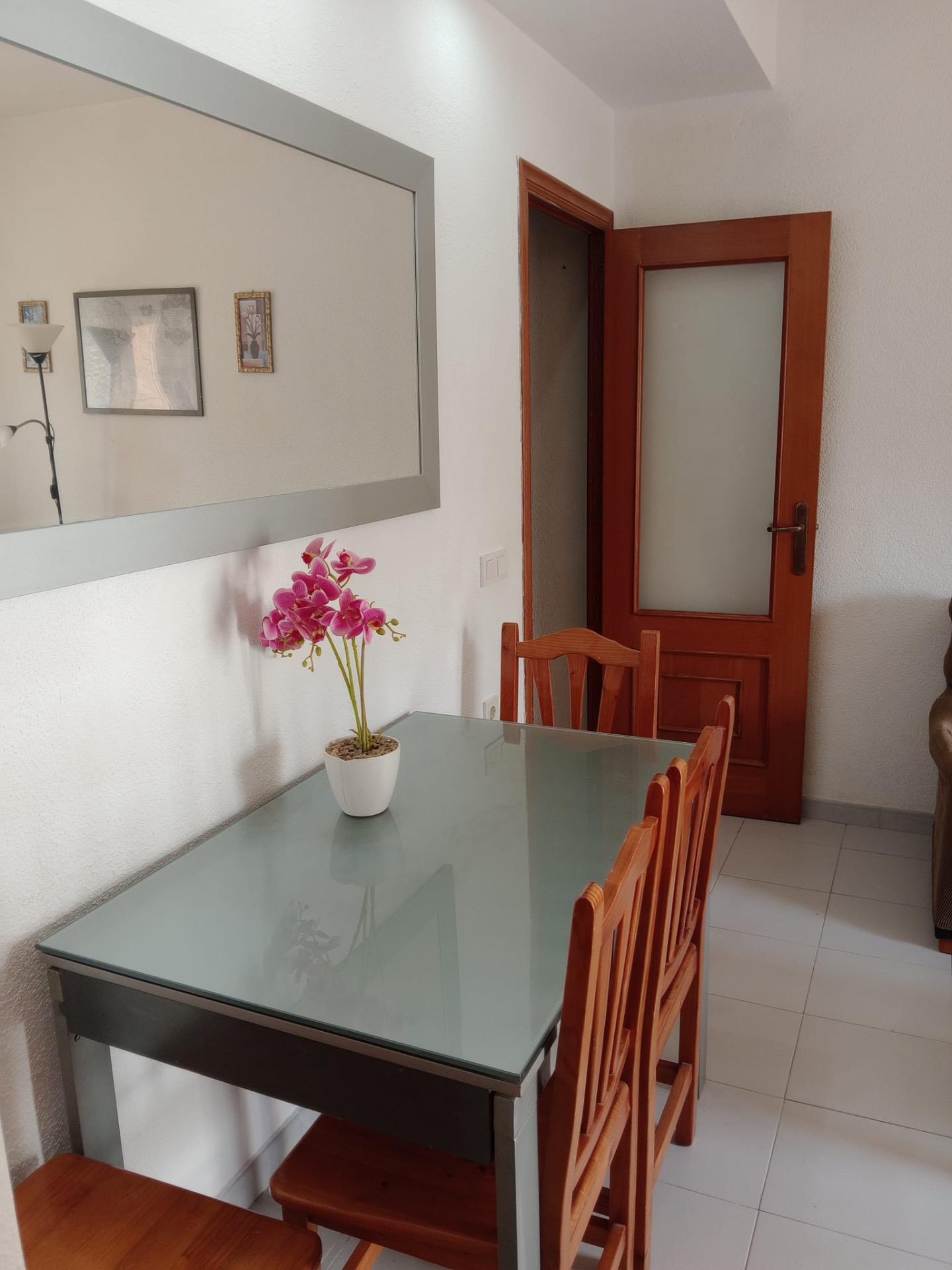For sale - 3 Bedroom 1 Bathroom Apartment in Torrevieja - Playa Del Cura  - Alicante