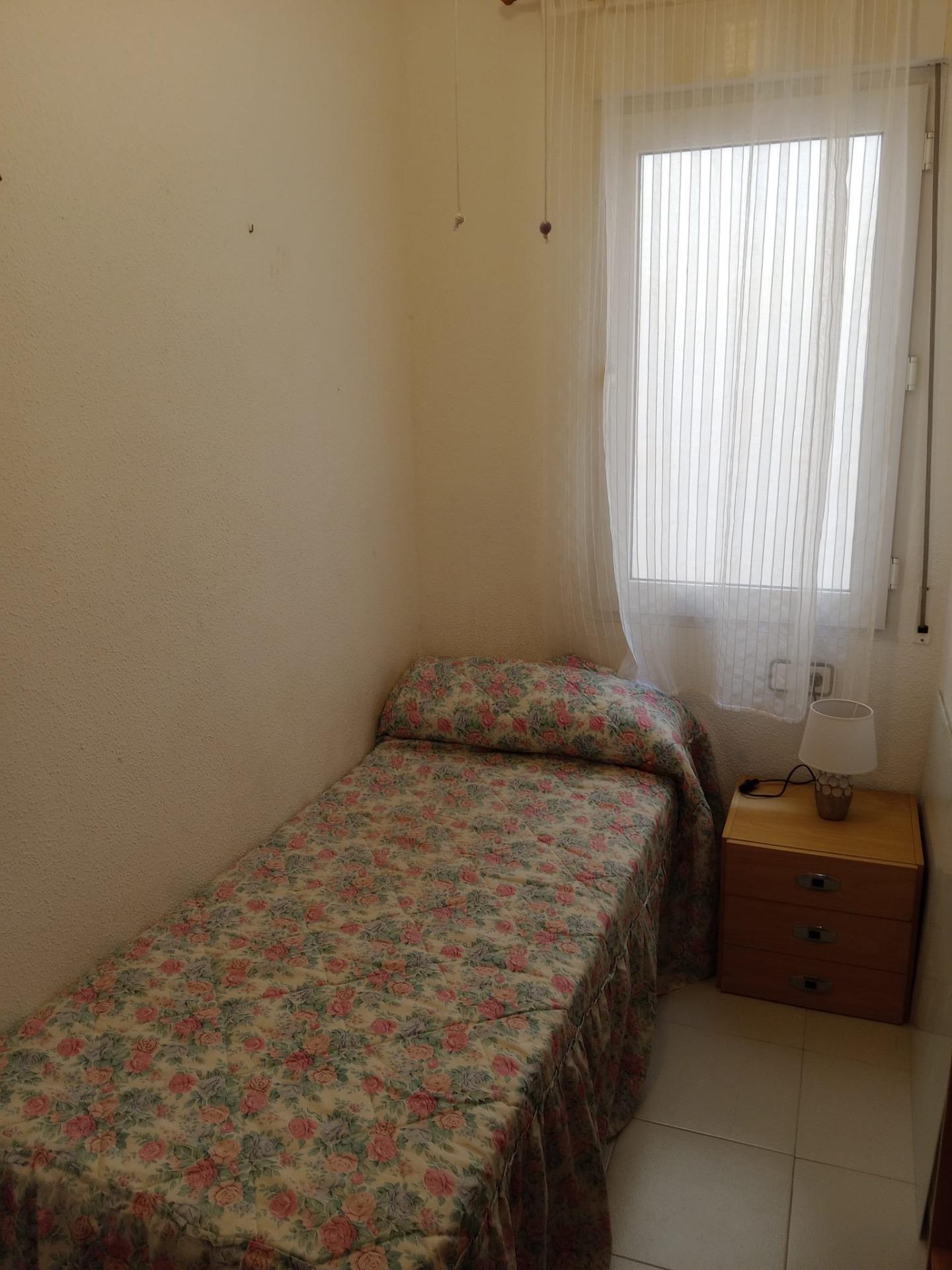 For sale - 3 Bedroom 1 Bathroom Apartment in Torrevieja - Playa Del Cura  - Alicante
