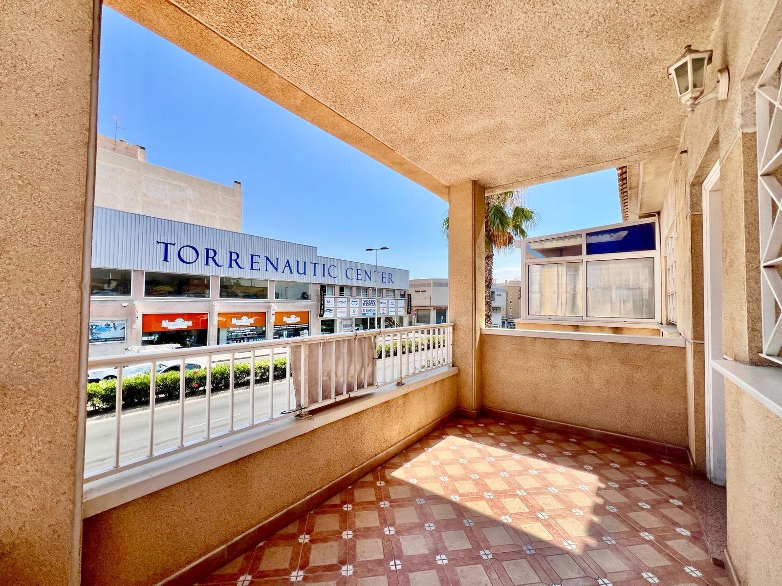 For sale - 2 Bedroom 1 Bathroom Bungalow in Torrevieja - Centro  - Alicante