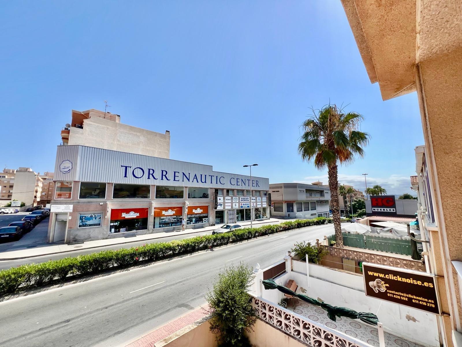 For sale - 2 Bedroom 1 Bathroom Bungalow in Torrevieja - Centro  - Alicante