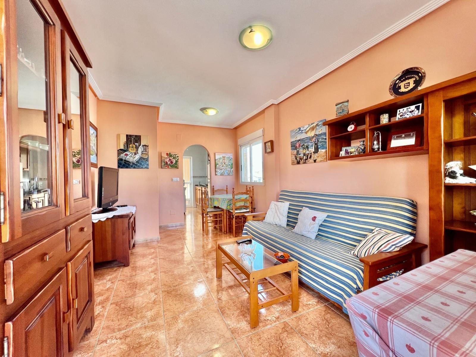 For sale - 2 Bedroom 1 Bathroom Bungalow in Torrevieja - Centro  - Alicante