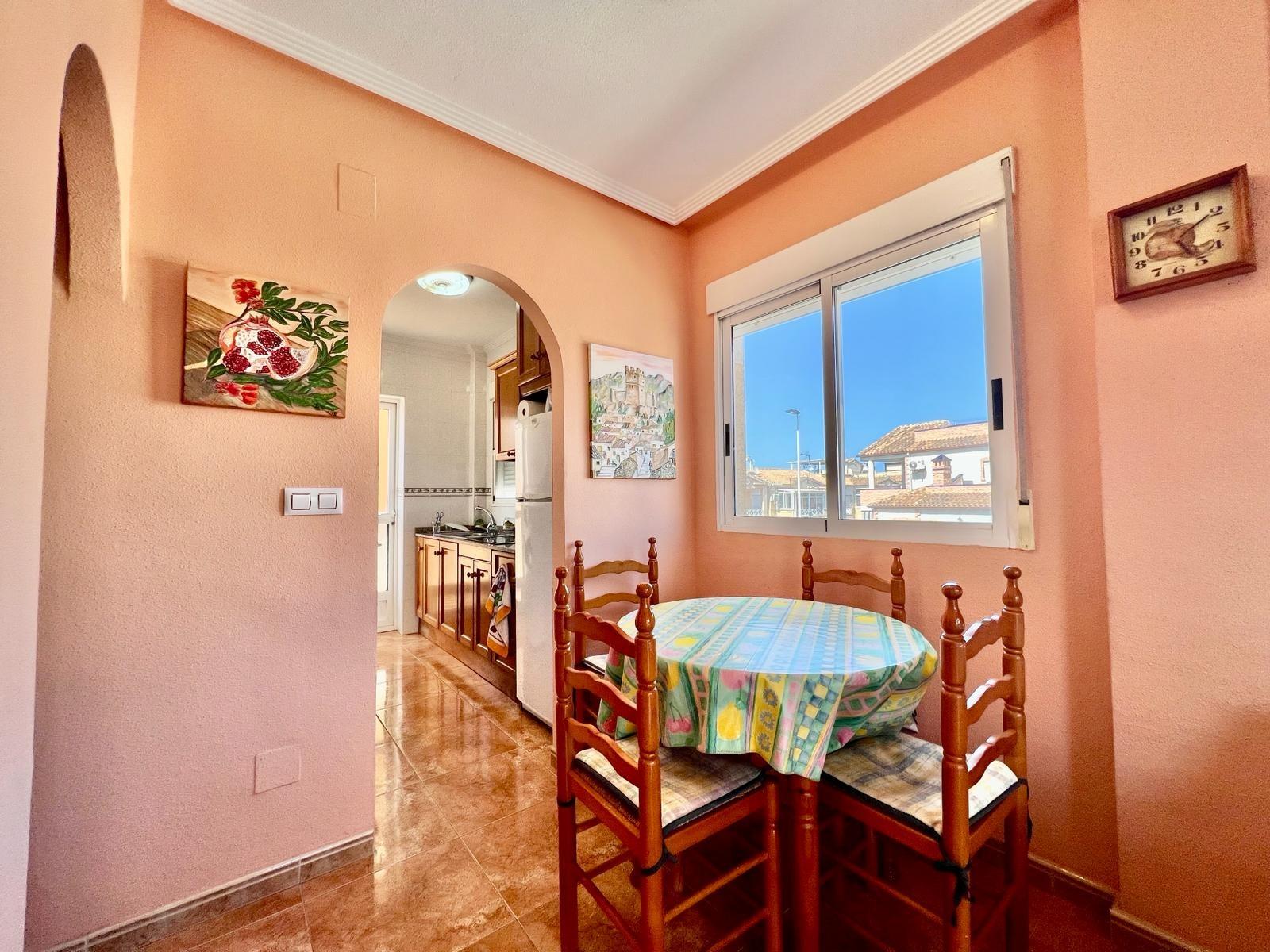 For sale - 2 Bedroom 1 Bathroom Bungalow in Torrevieja - Centro  - Alicante