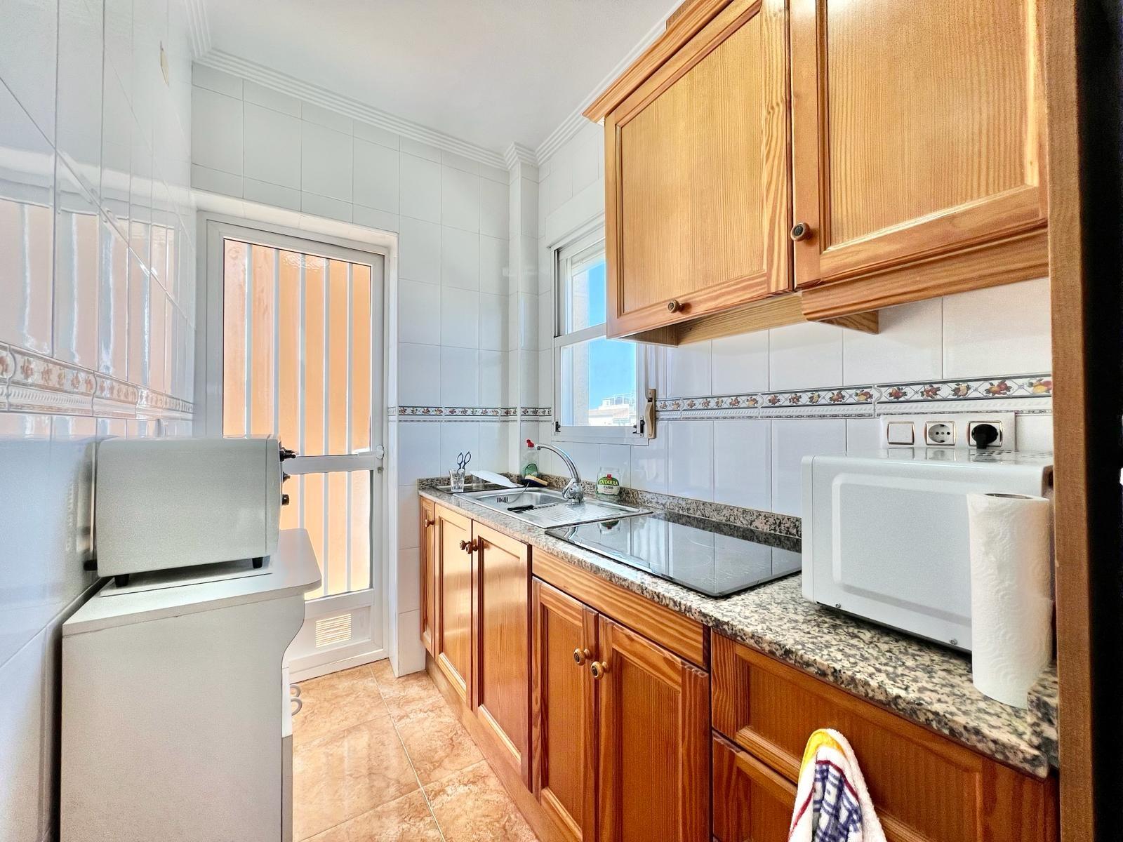 For sale - 2 Bedroom 1 Bathroom Bungalow in Torrevieja - Centro  - Alicante
