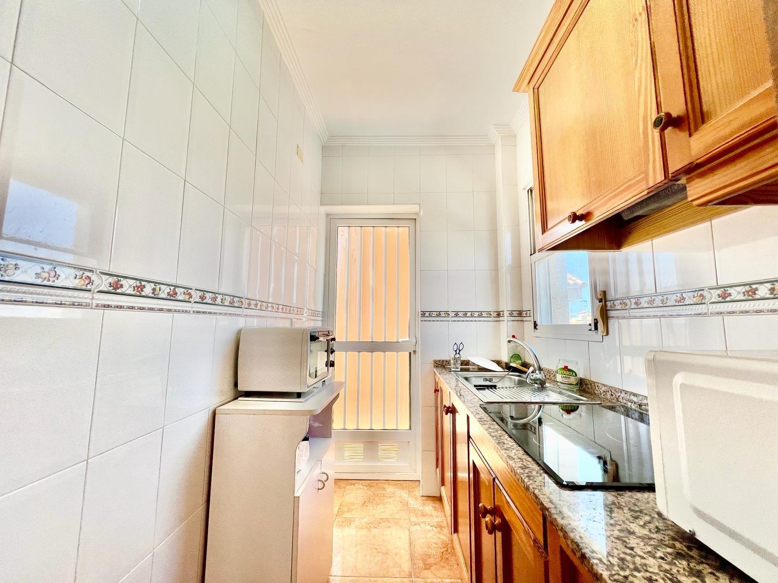 For sale - 2 Bedroom 1 Bathroom Bungalow in Torrevieja - Centro  - Alicante
