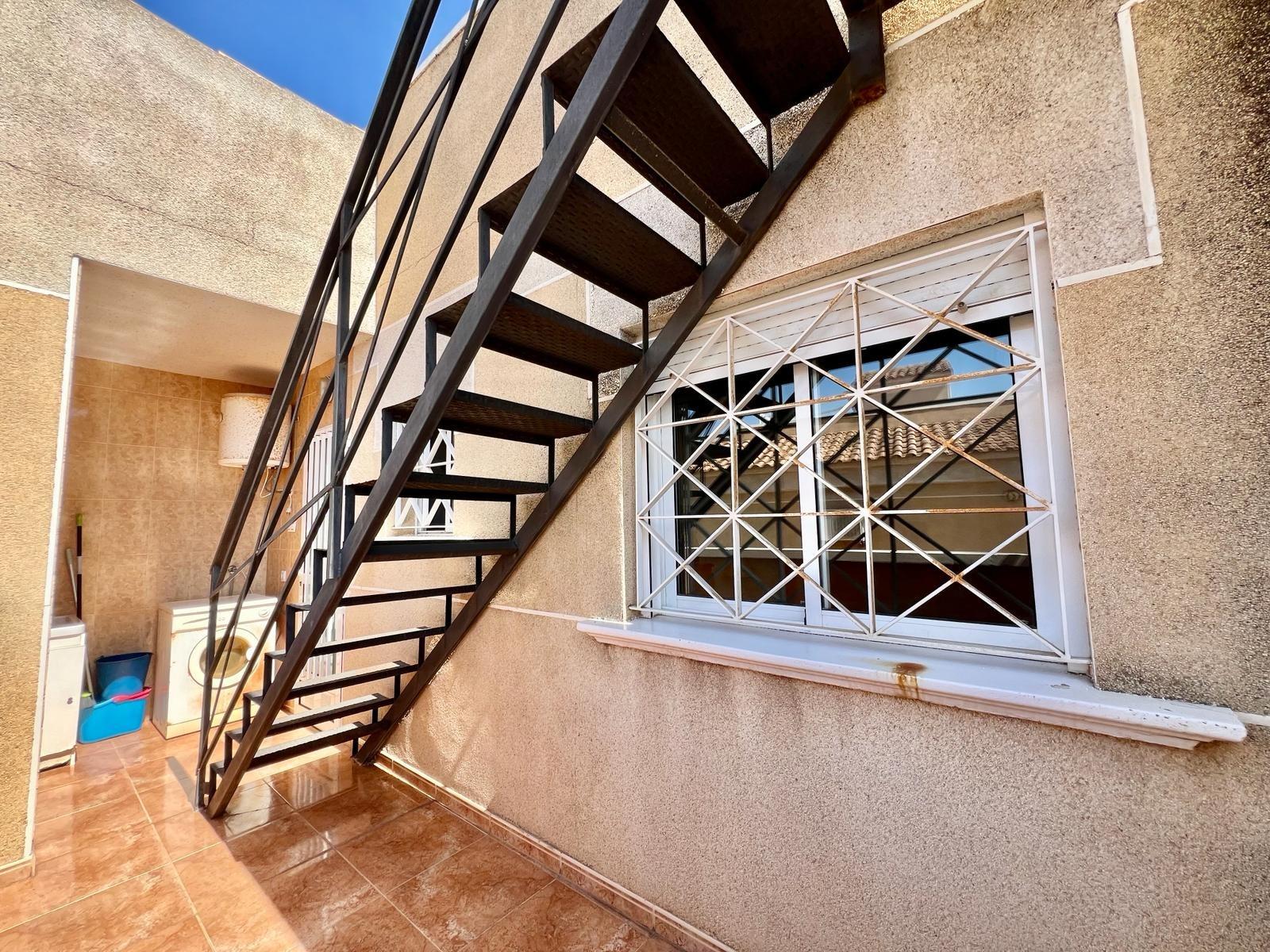 For sale - 2 Bedroom 1 Bathroom Bungalow in Torrevieja - Centro  - Alicante