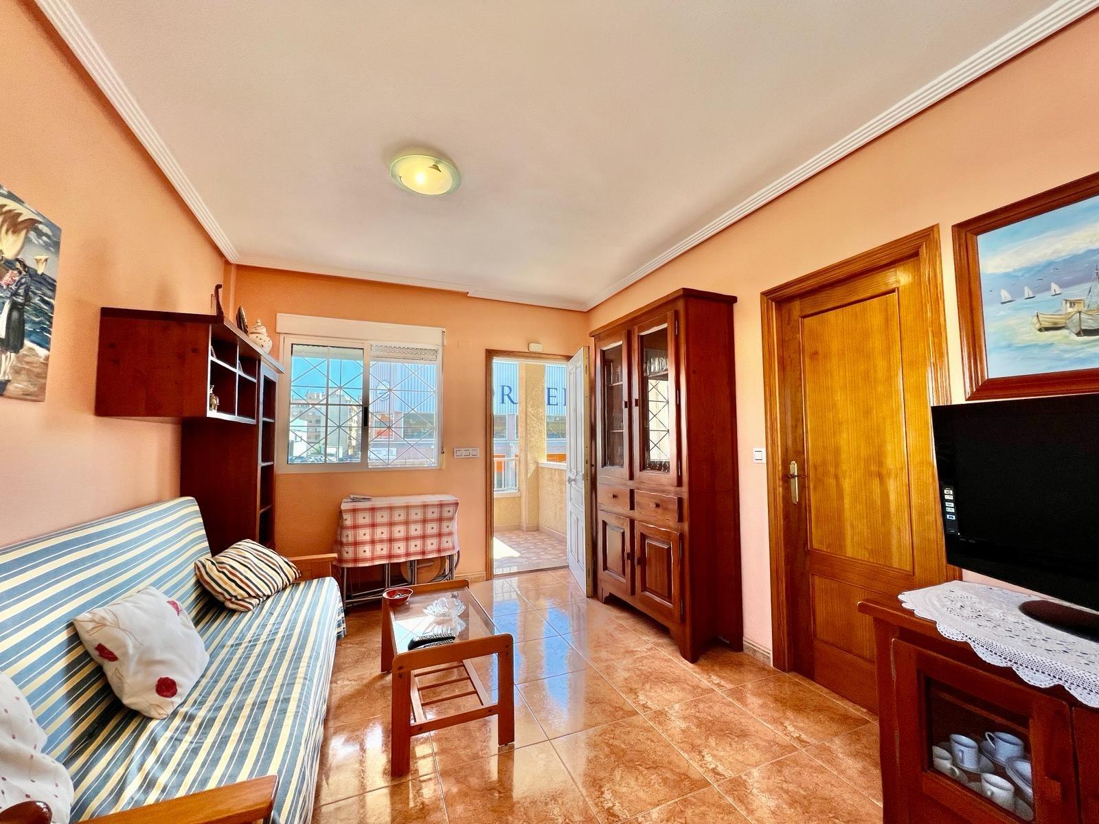 For sale - 2 Bedroom 1 Bathroom Bungalow in Torrevieja - Centro  - Alicante