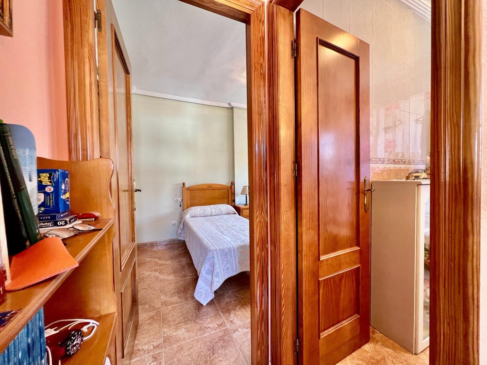 For sale - 2 Bedroom 1 Bathroom Bungalow in Torrevieja - Centro  - Alicante