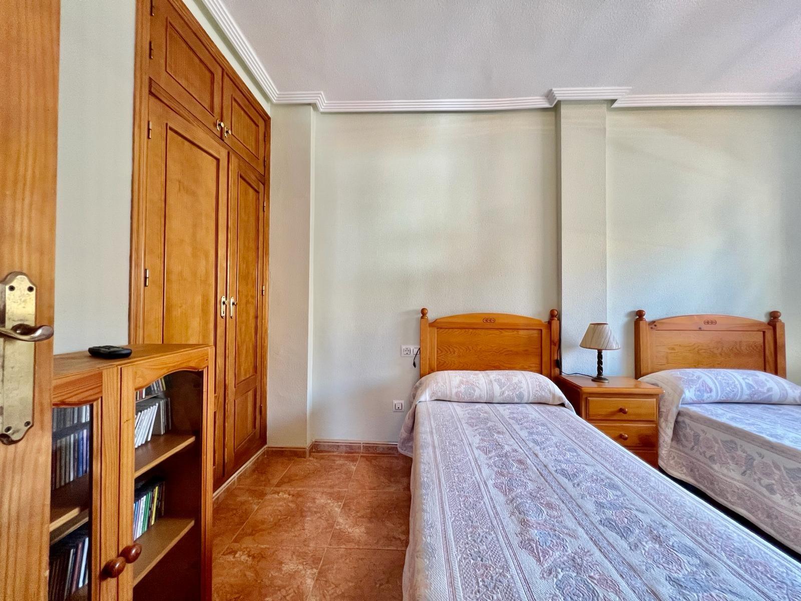For sale - 2 Bedroom 1 Bathroom Bungalow in Torrevieja - Centro  - Alicante