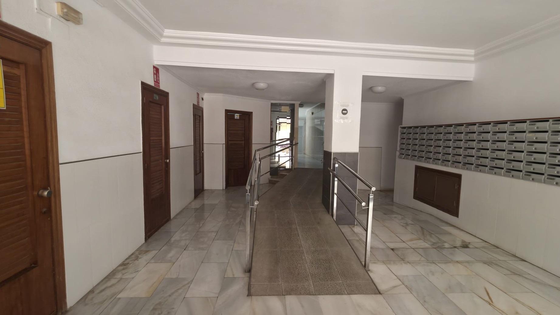 For sale - 3 Bedroom 1 Bathroom Apartment in Torrevieja - Playa Del Cura  - Alicante