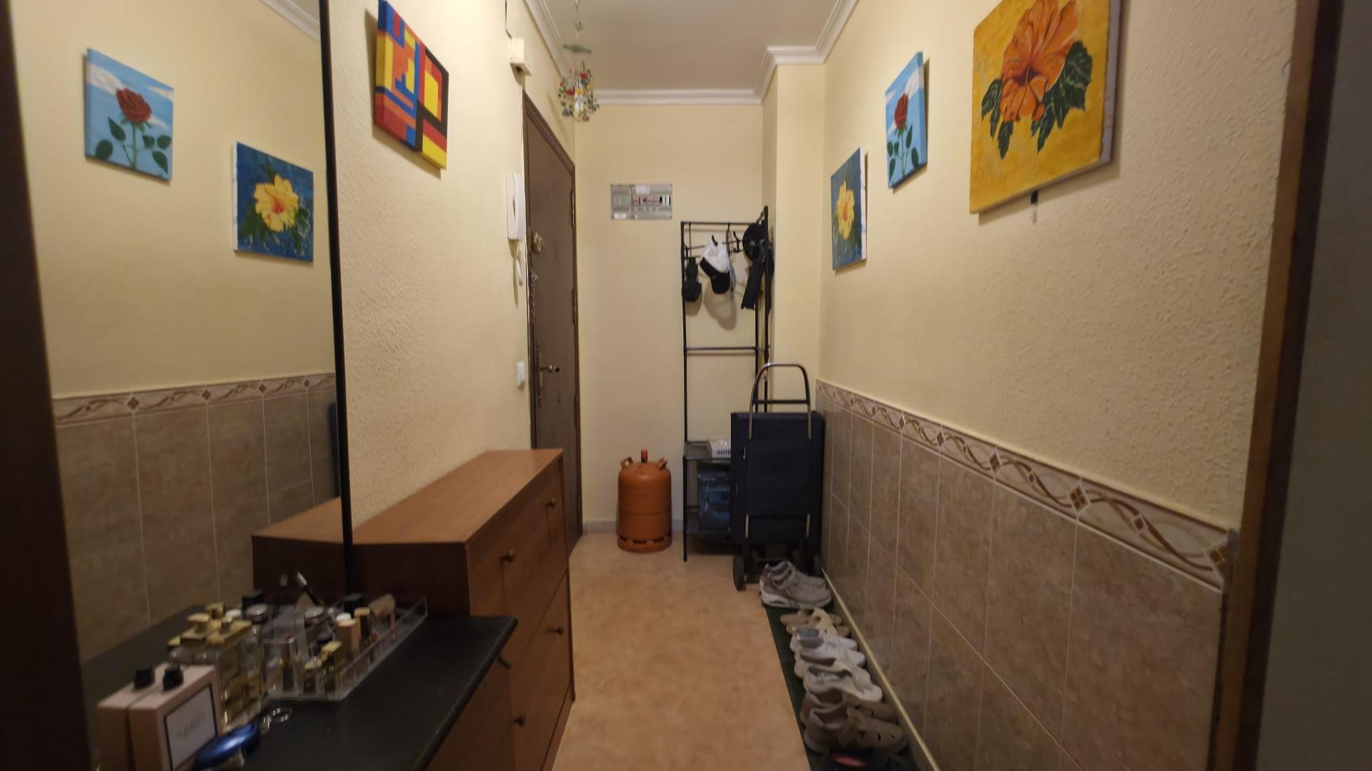 For sale - 3 Bedroom 1 Bathroom Apartment in Torrevieja - Playa Del Cura  - Alicante