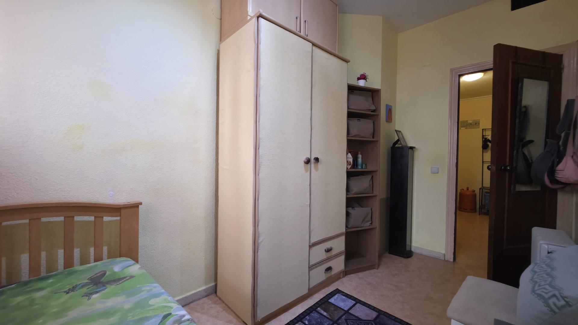 For sale - 3 Bedroom 1 Bathroom Apartment in Torrevieja - Playa Del Cura  - Alicante
