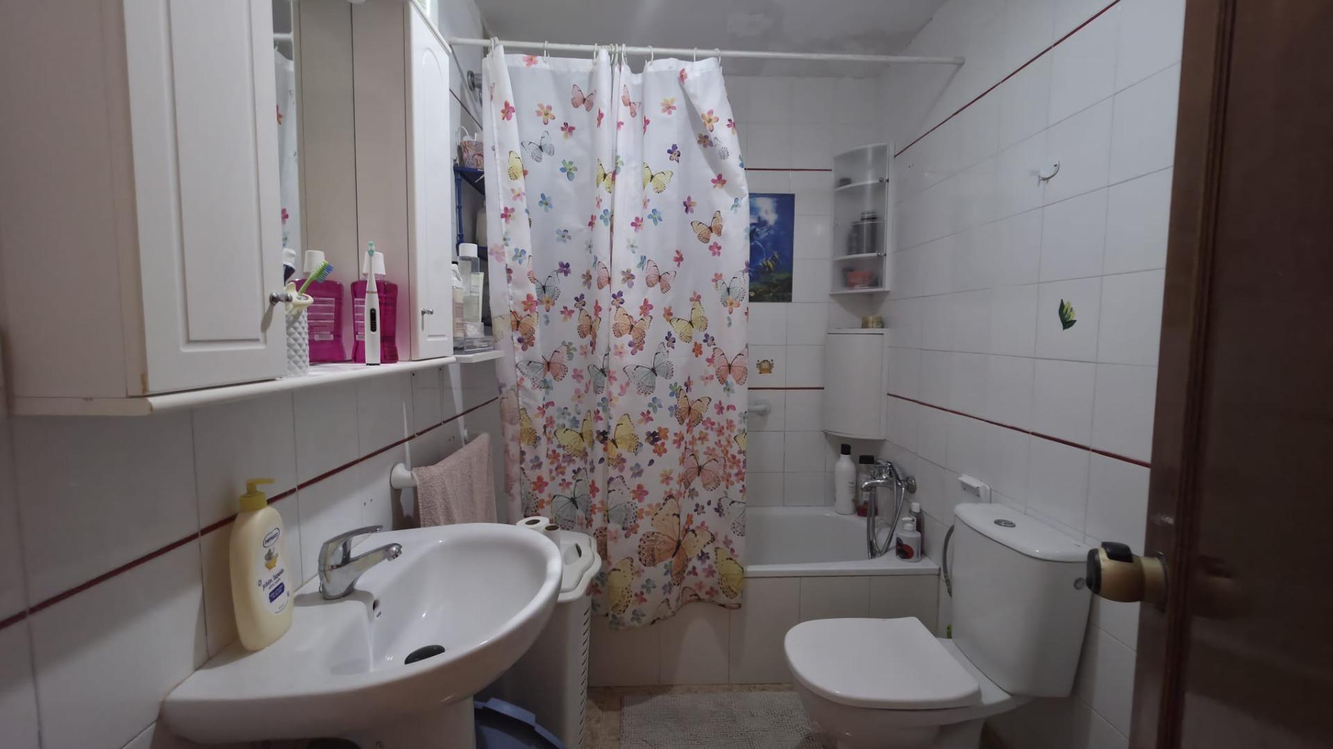 For sale - 3 Bedroom 1 Bathroom Apartment in Torrevieja - Playa Del Cura  - Alicante