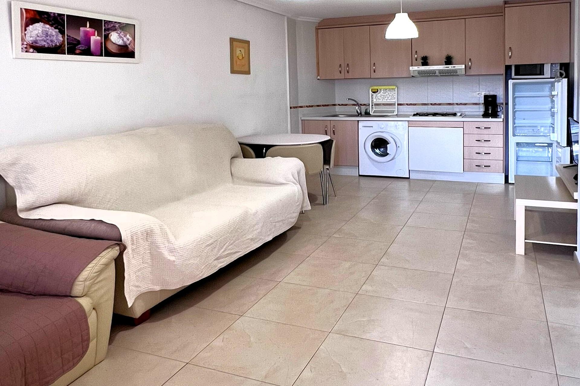 For sale - 2 Bedroom 1 Bathroom Apartment in Torrevieja - Playa De Los Locos  - Alicante