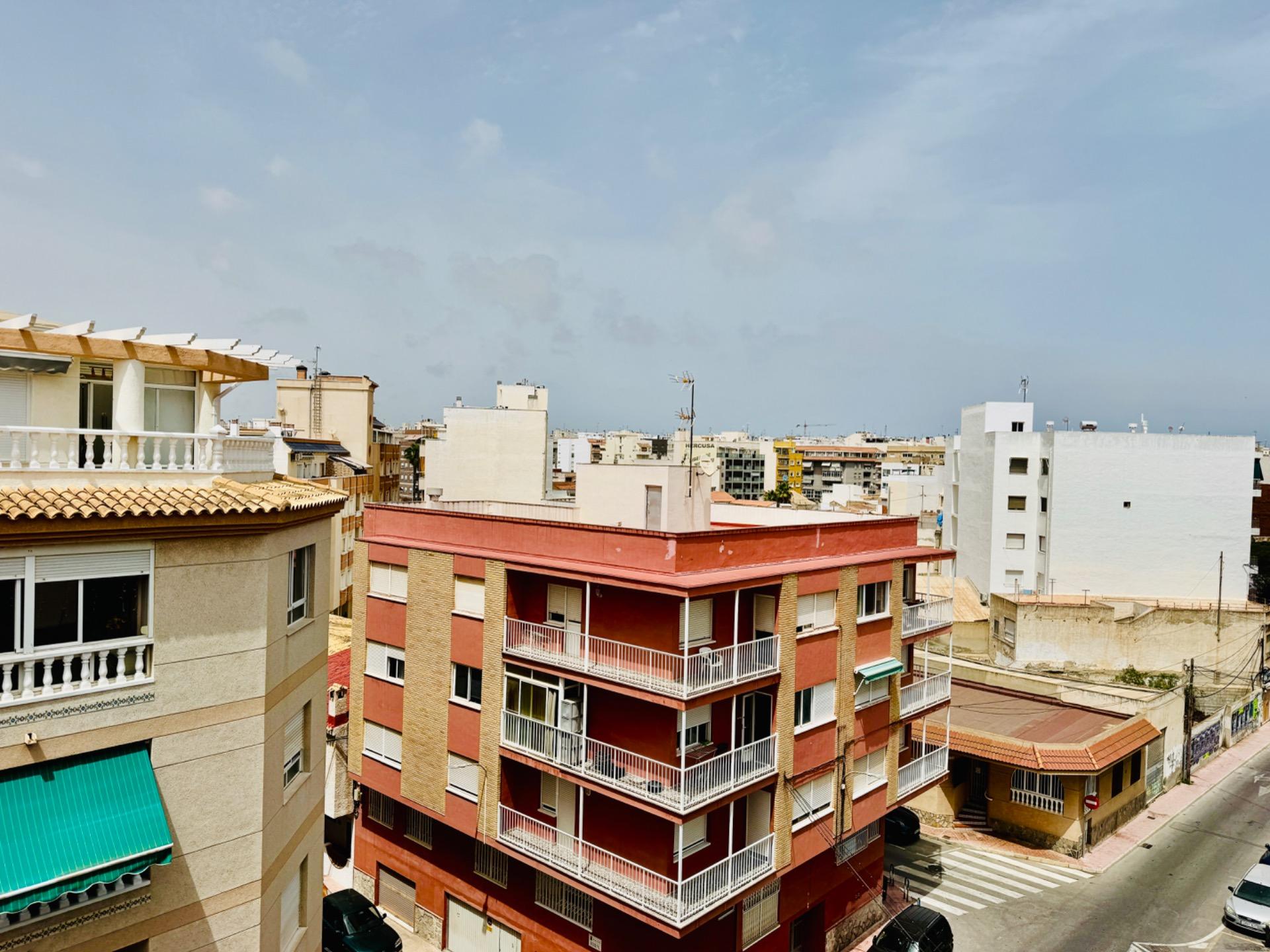 For sale - 3 Bedroom 1 Bathroom Apartment in Torrevieja - Acequion  - Alicante