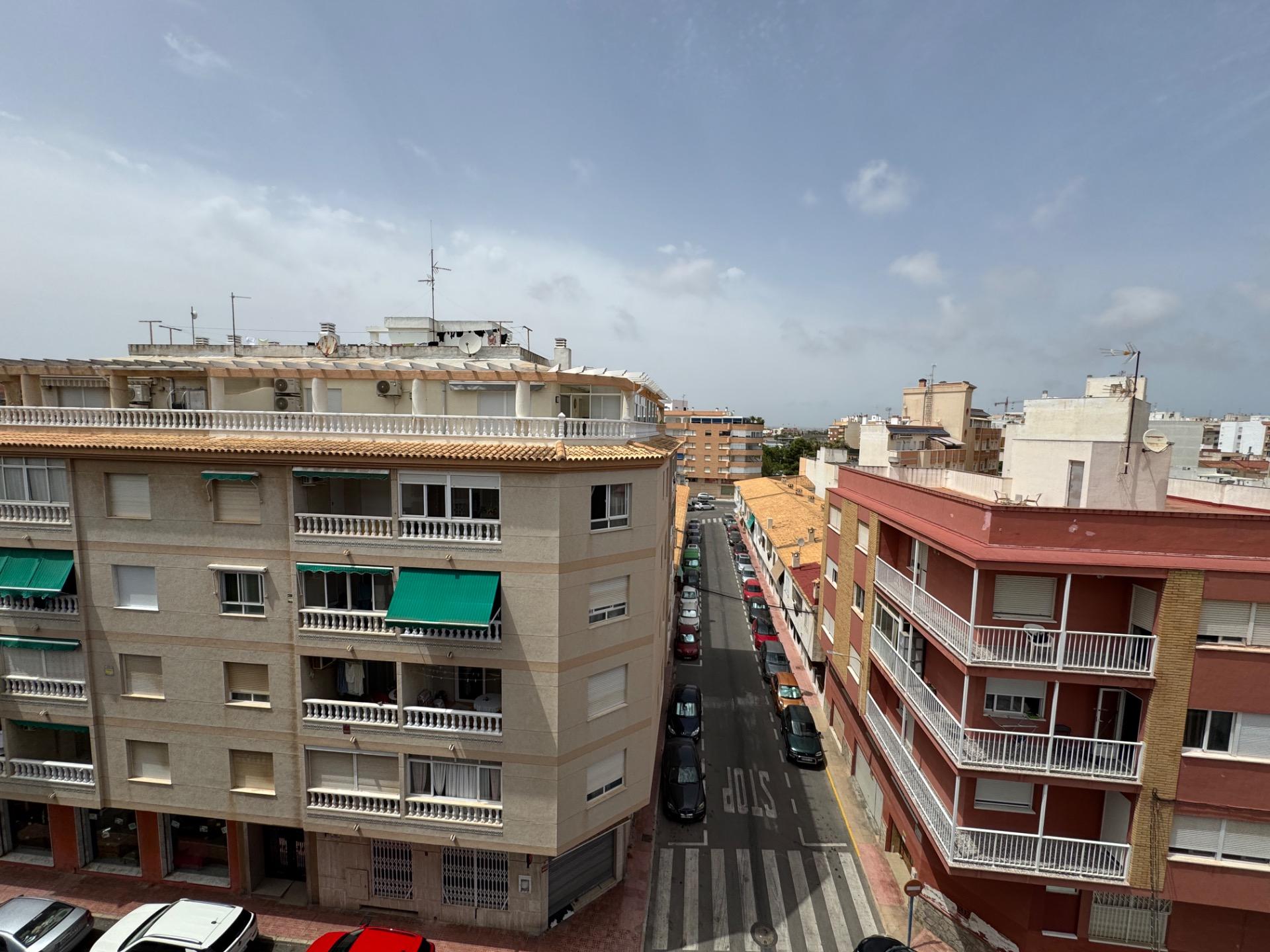 For sale - 3 Bedroom 1 Bathroom Apartment in Torrevieja - Acequion  - Alicante