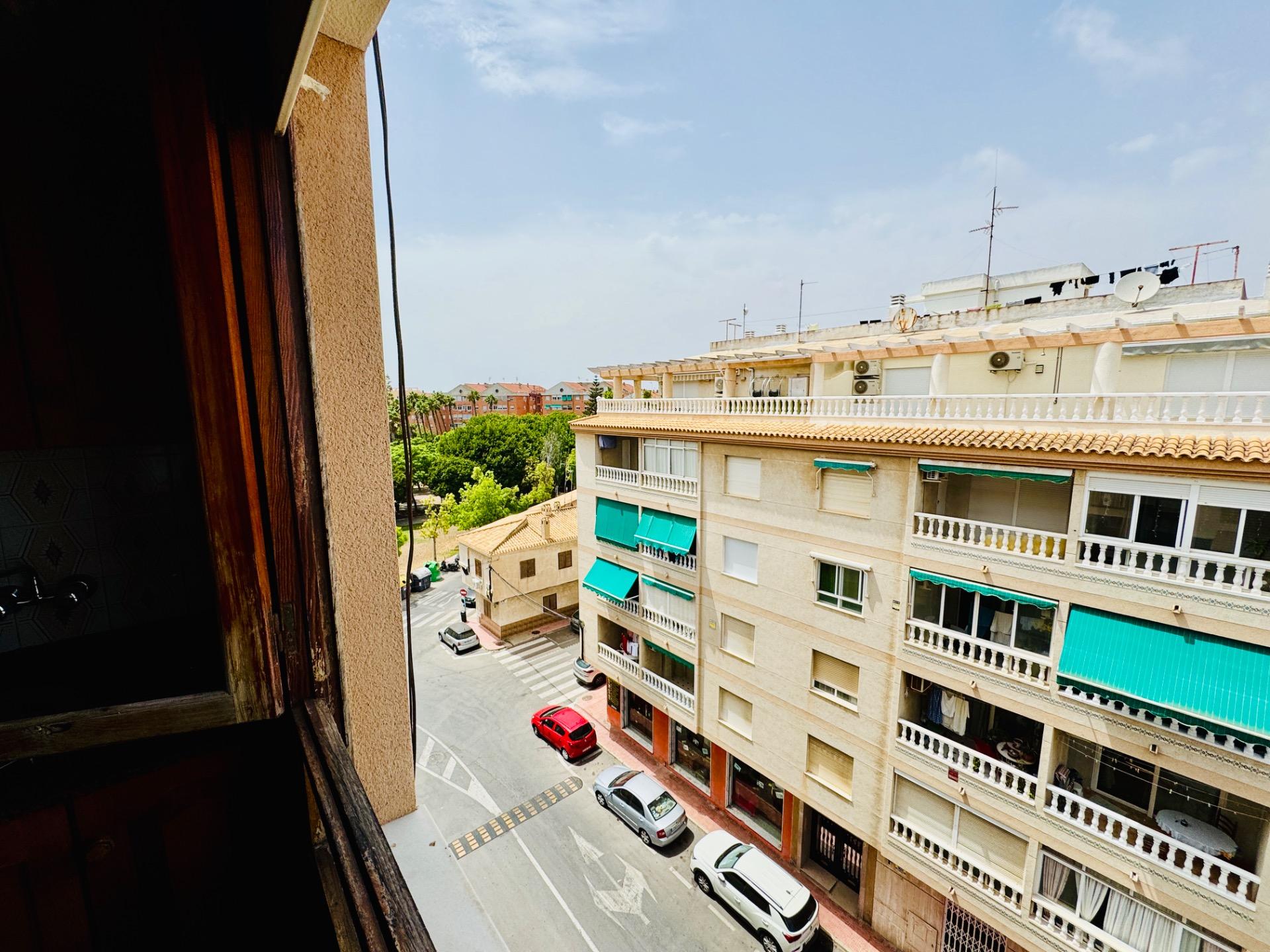 For sale - 3 Bedroom 1 Bathroom Apartment in Torrevieja - Acequion  - Alicante