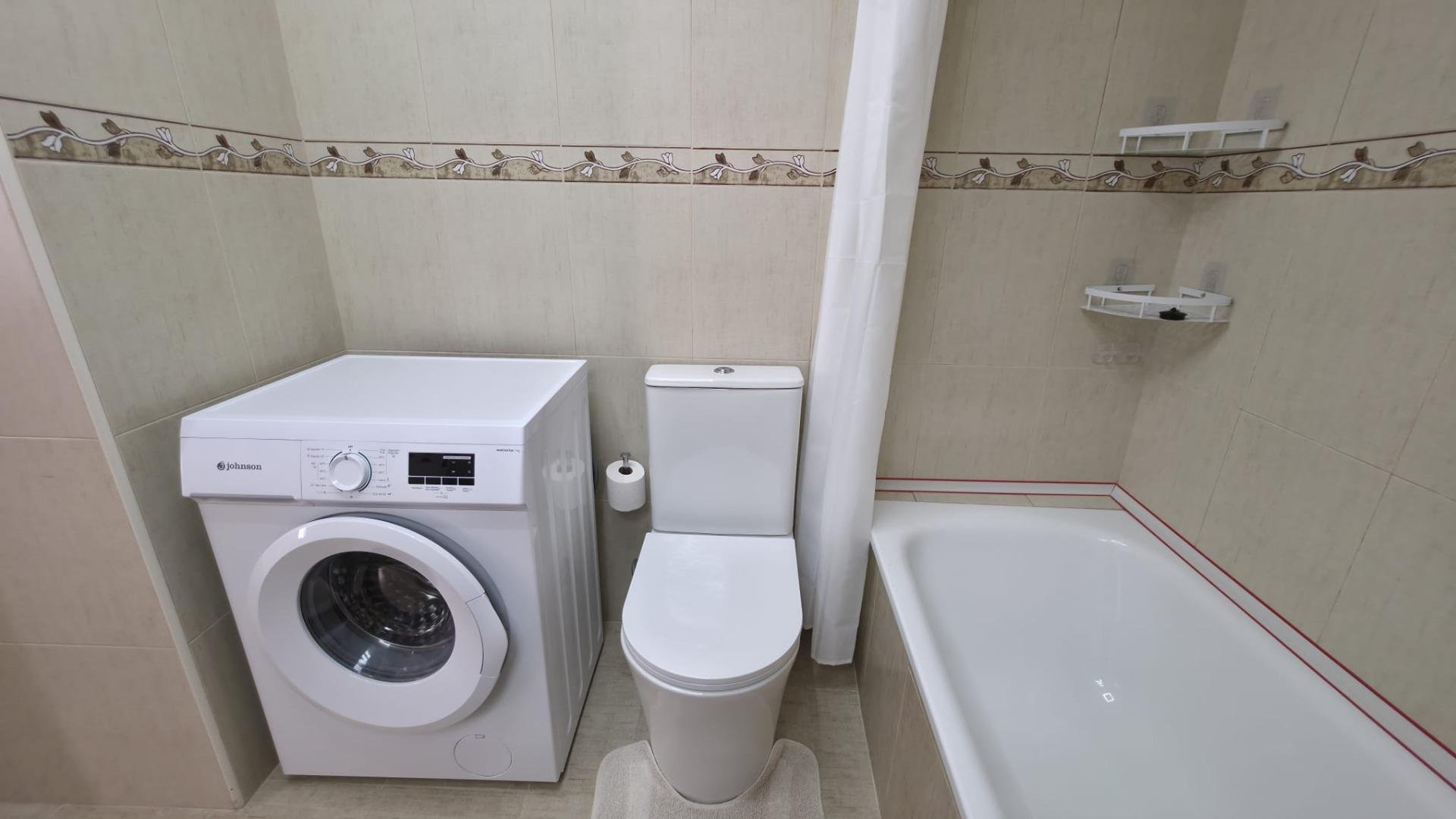 For sale - 3 Bedroom 2 Bathroom Apartment in Torrevieja - Torrevieja  - Alicante