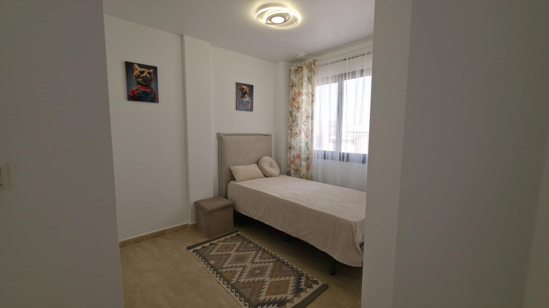 For sale - 3 Bedroom 2 Bathroom Apartment in Torrevieja - Torrevieja  - Alicante