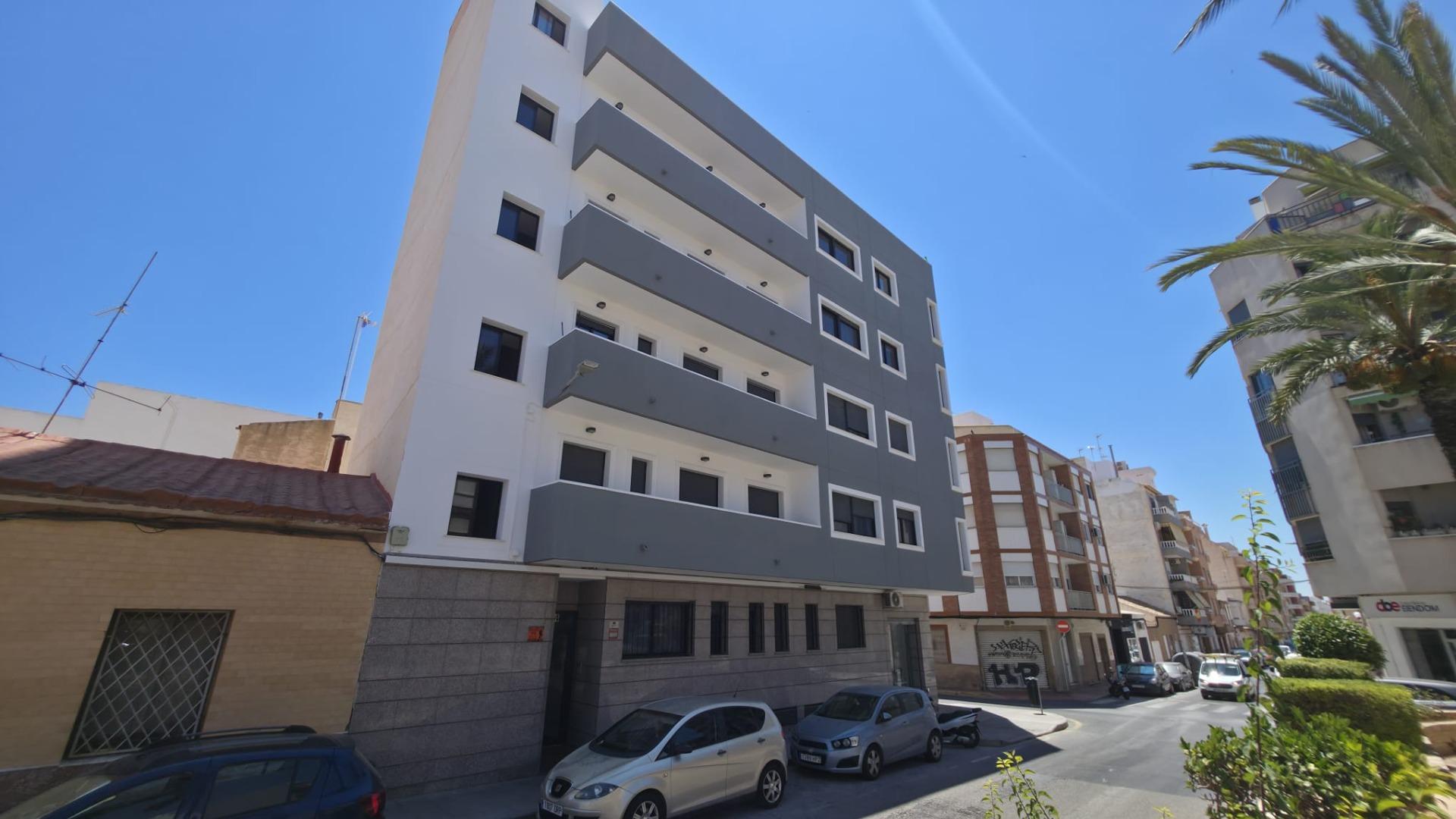 For sale - 3 Bedroom 2 Bathroom Apartment in Torrevieja - Torrevieja  - Alicante