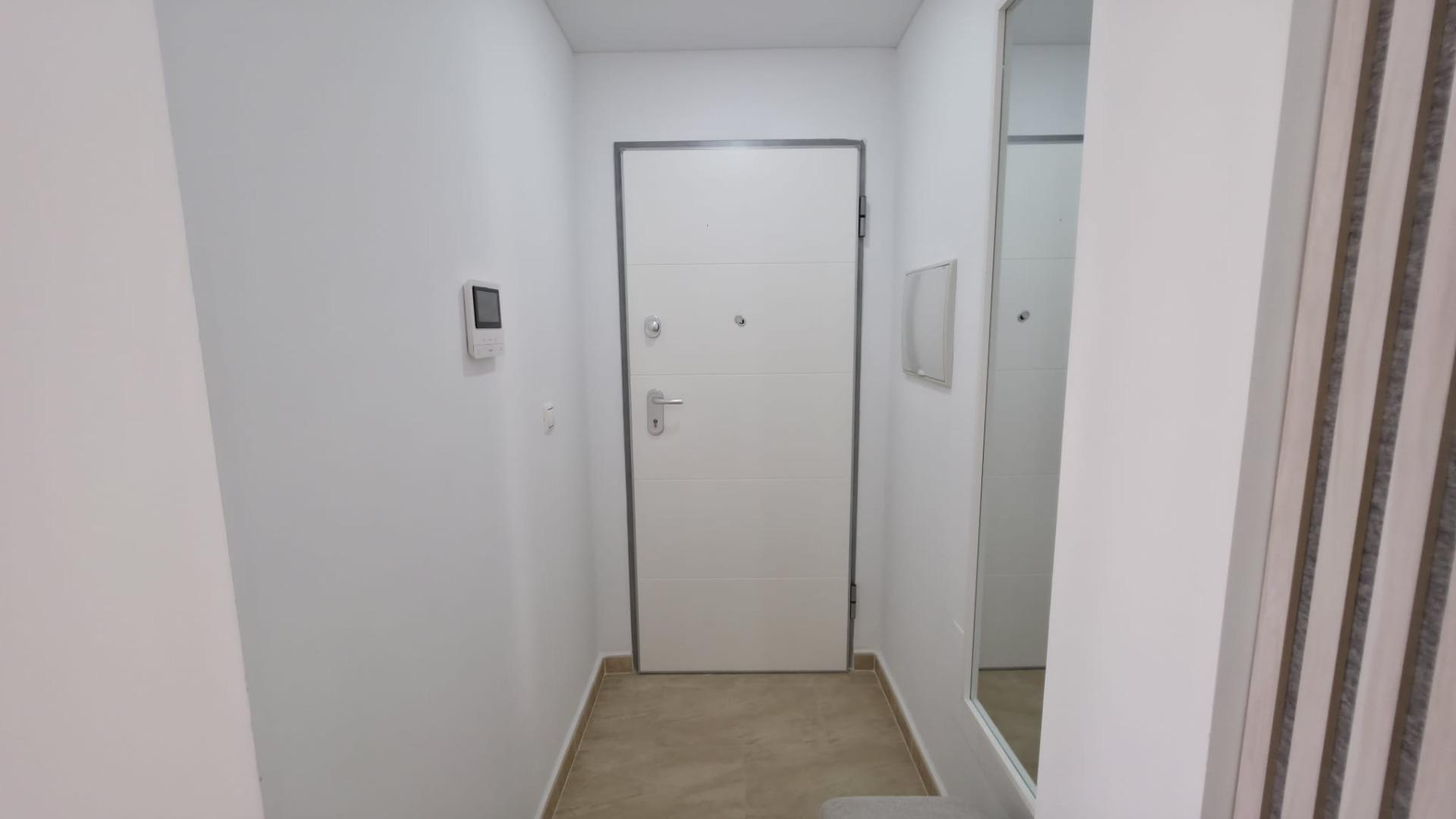 For sale - 3 Bedroom 2 Bathroom Apartment in Torrevieja - Torrevieja  - Alicante