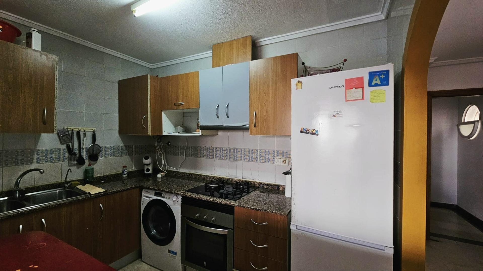 For sale - 2 Bedroom 1 Bathroom Apartment in Torrevieja - Playa De Los Locos  - Alicante