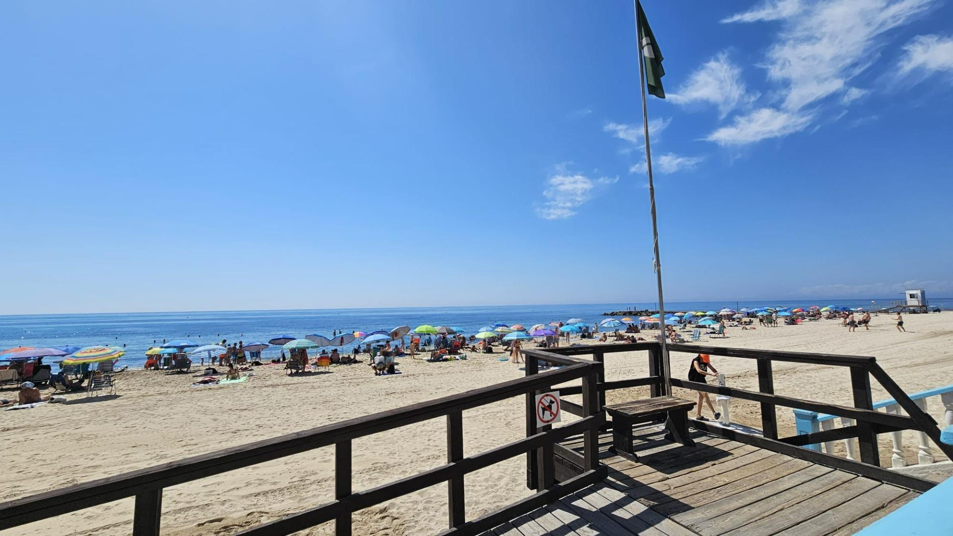 For sale - 2 Bedroom 1 Bathroom Apartment in Torrevieja - Playa De Los Locos  - Alicante