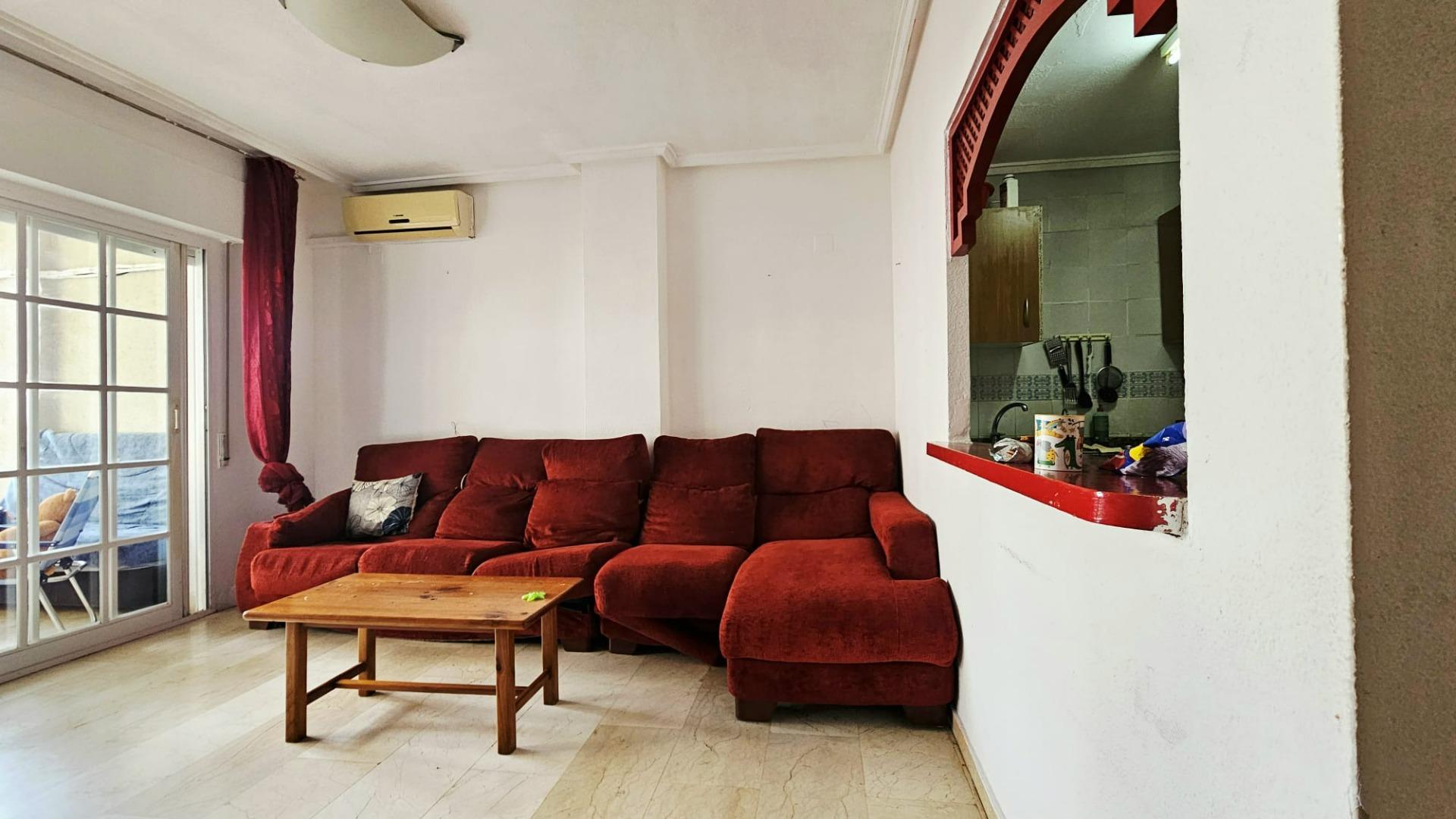For sale - 2 Bedroom 1 Bathroom Apartment in Torrevieja - Playa De Los Locos  - Alicante