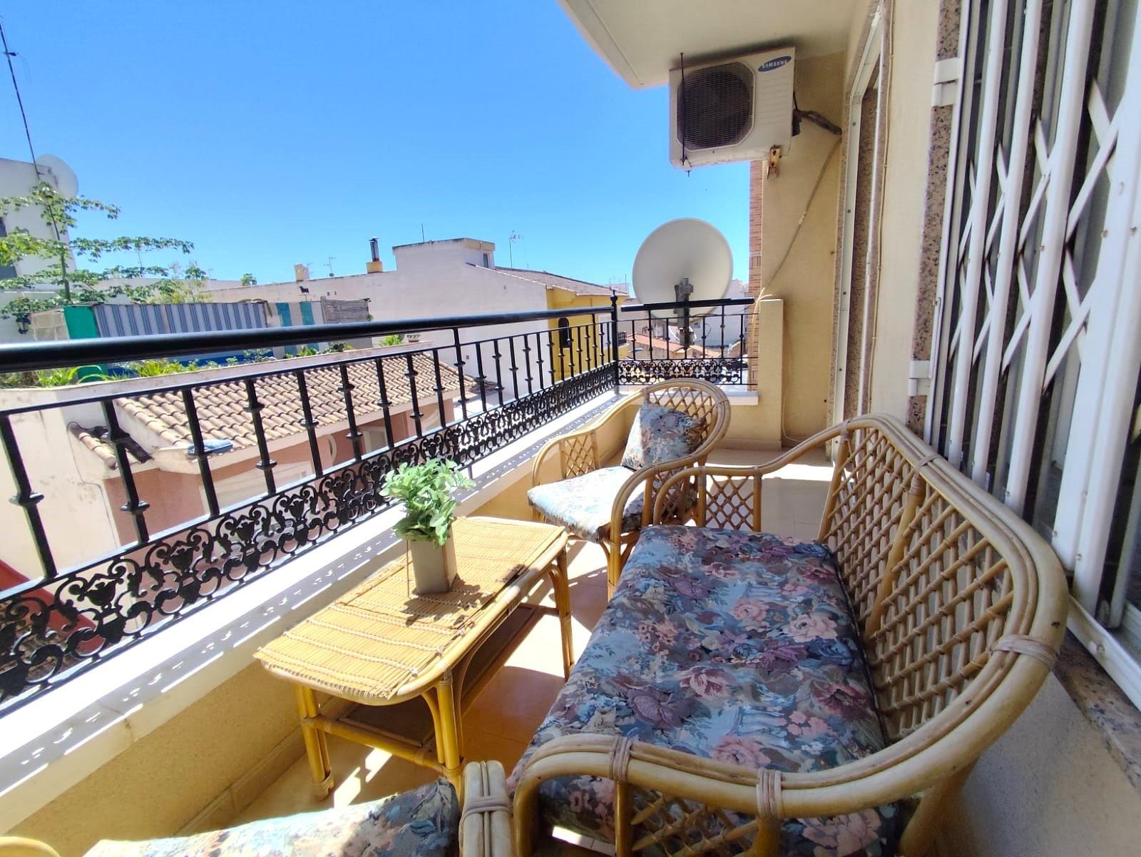 For sale - 2 Bedroom 1 Bathroom Apartment in Torrevieja - Centro  - Alicante