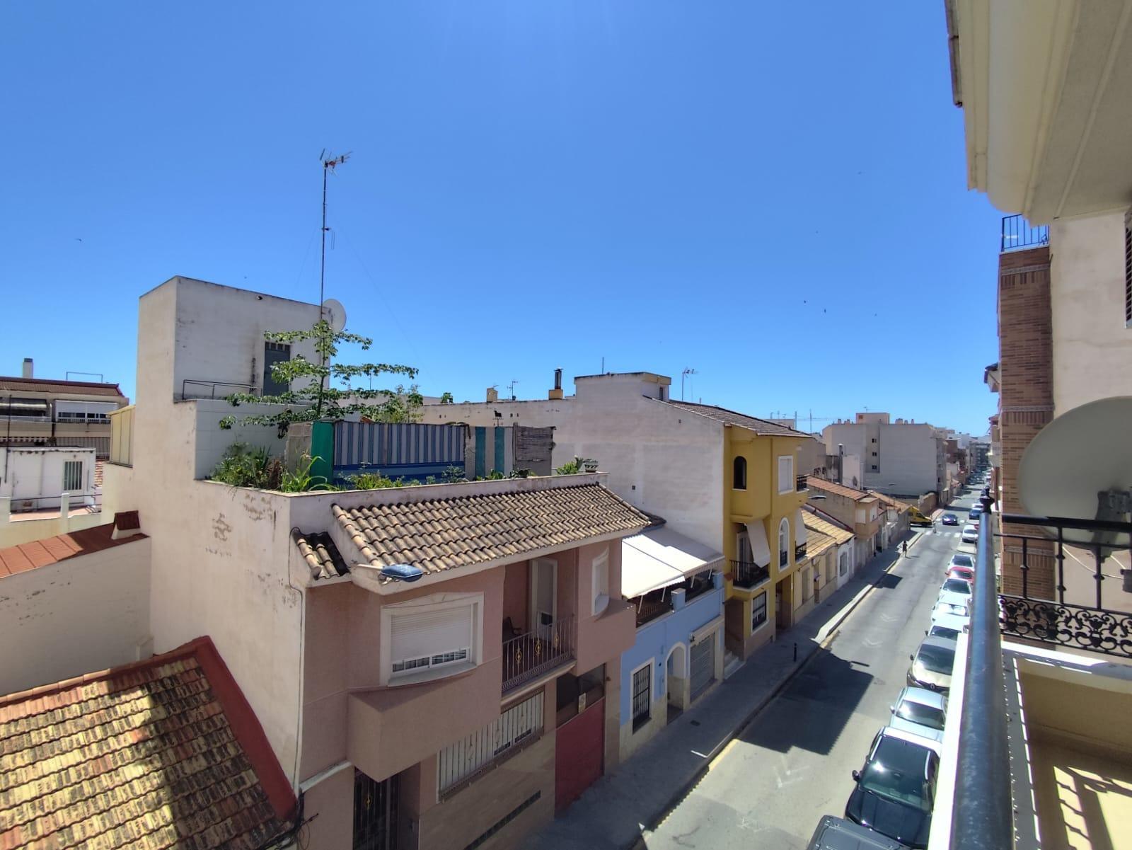 For sale - 2 Bedroom 1 Bathroom Apartment in Torrevieja - Centro  - Alicante